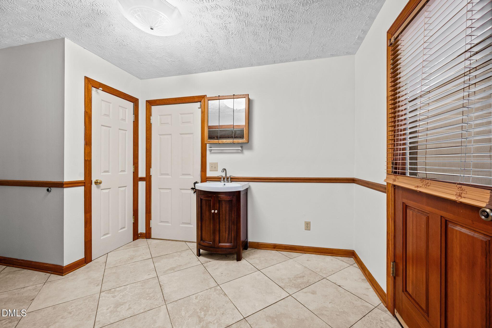 949 Dav Road Property Photo 27