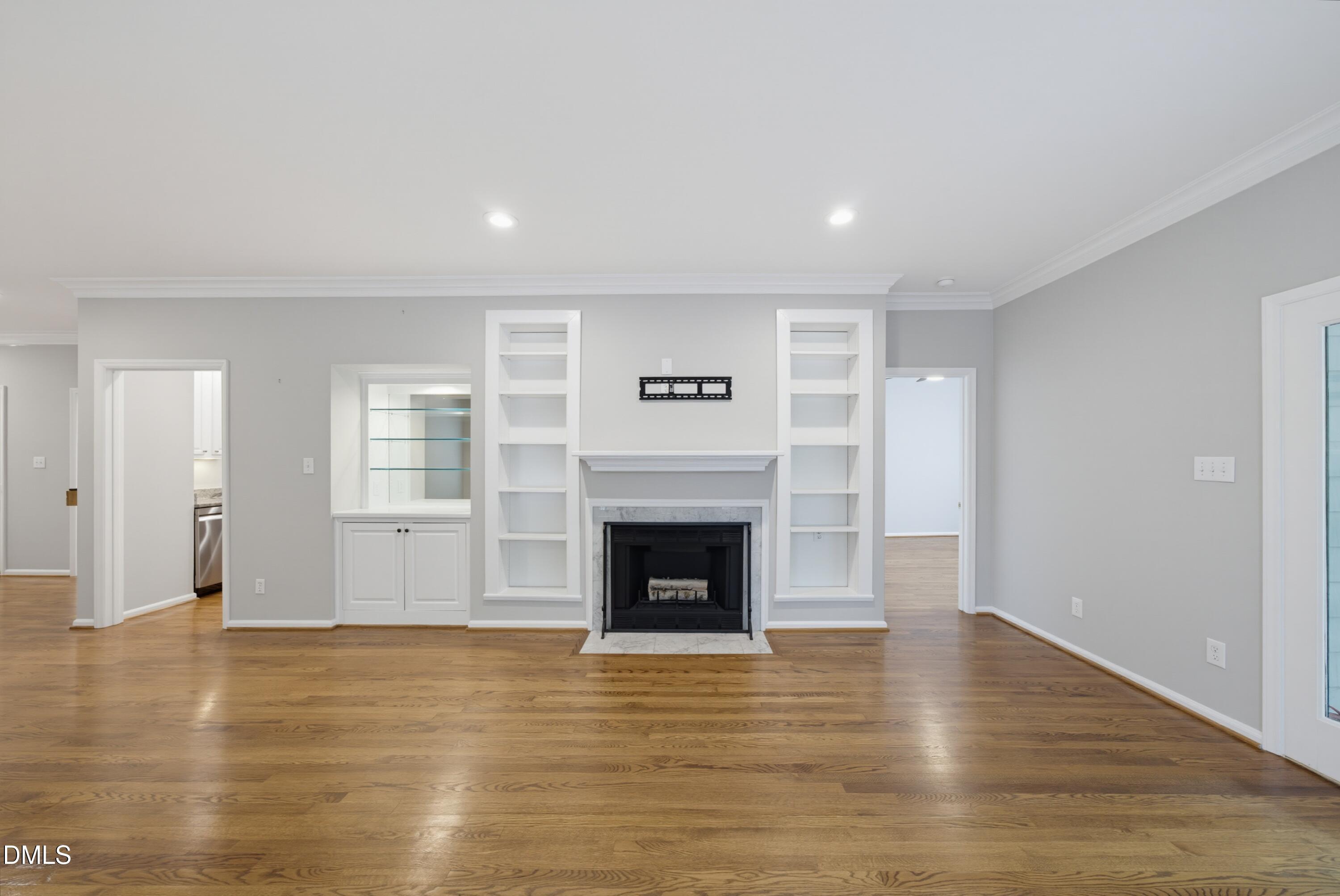 761 Bishops Park Drive 201 Property Photo 6