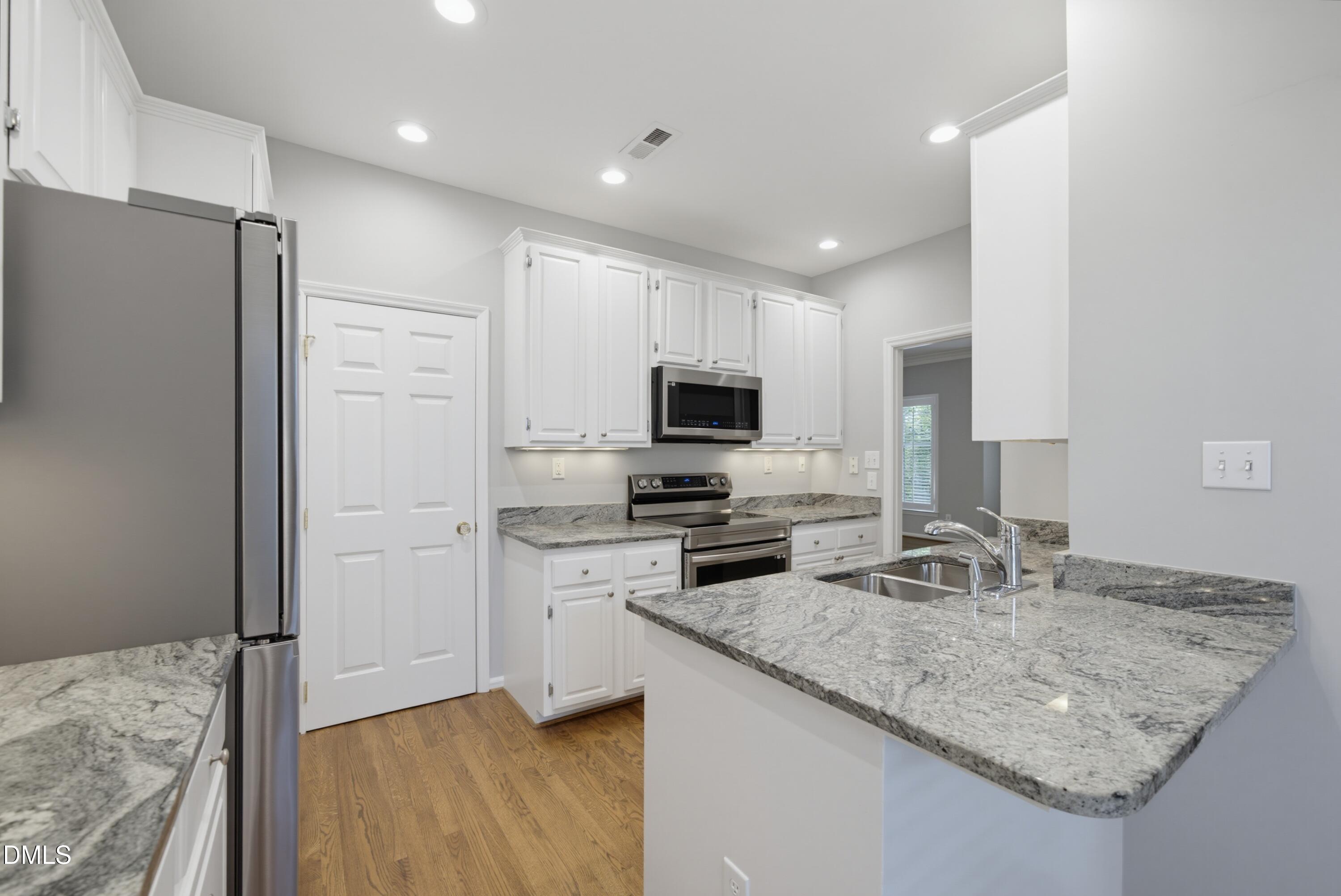 761 Bishops Park Drive 201 Property Photo 14