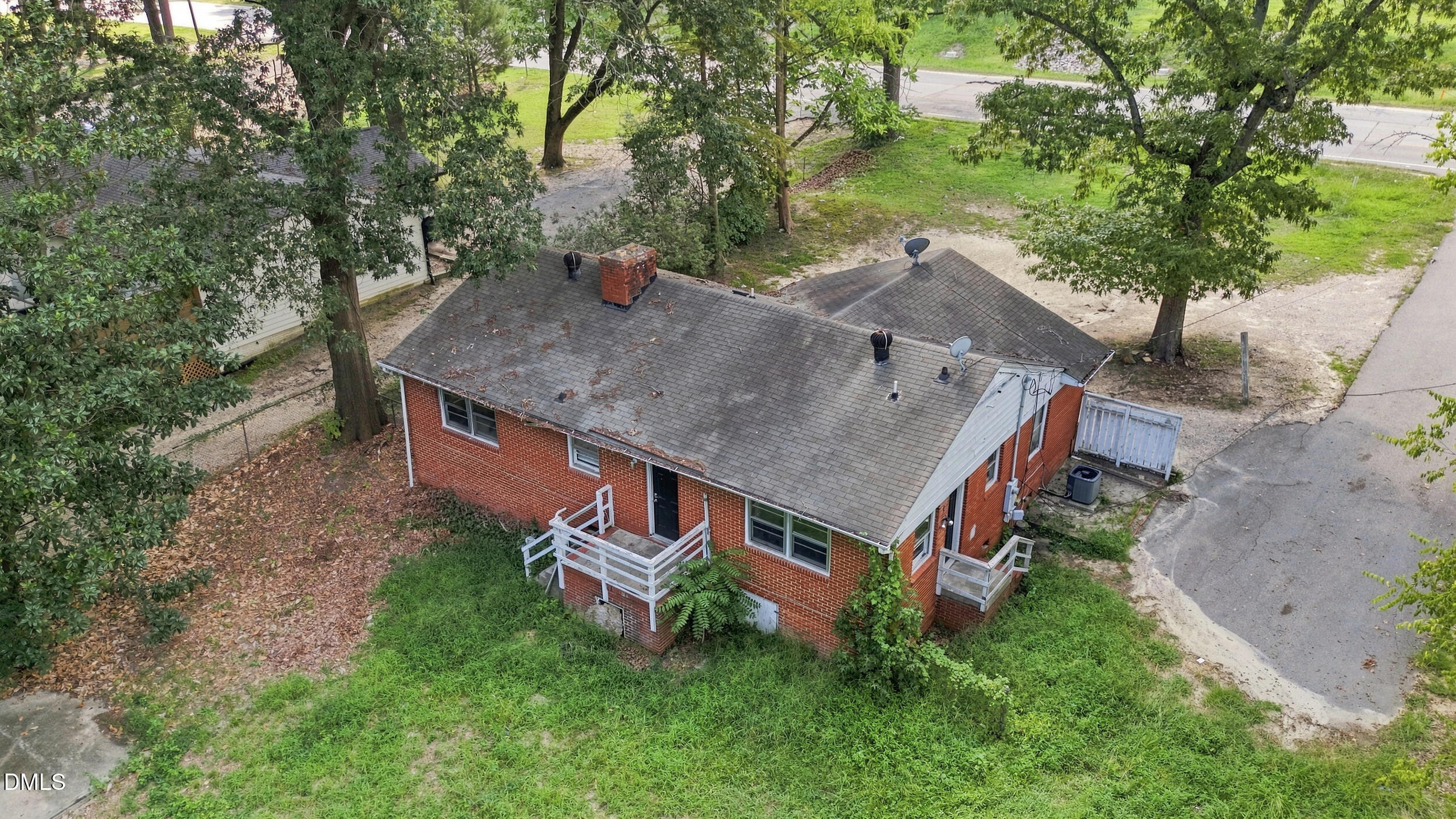 645 Sunnybrook Road Property Photo 2