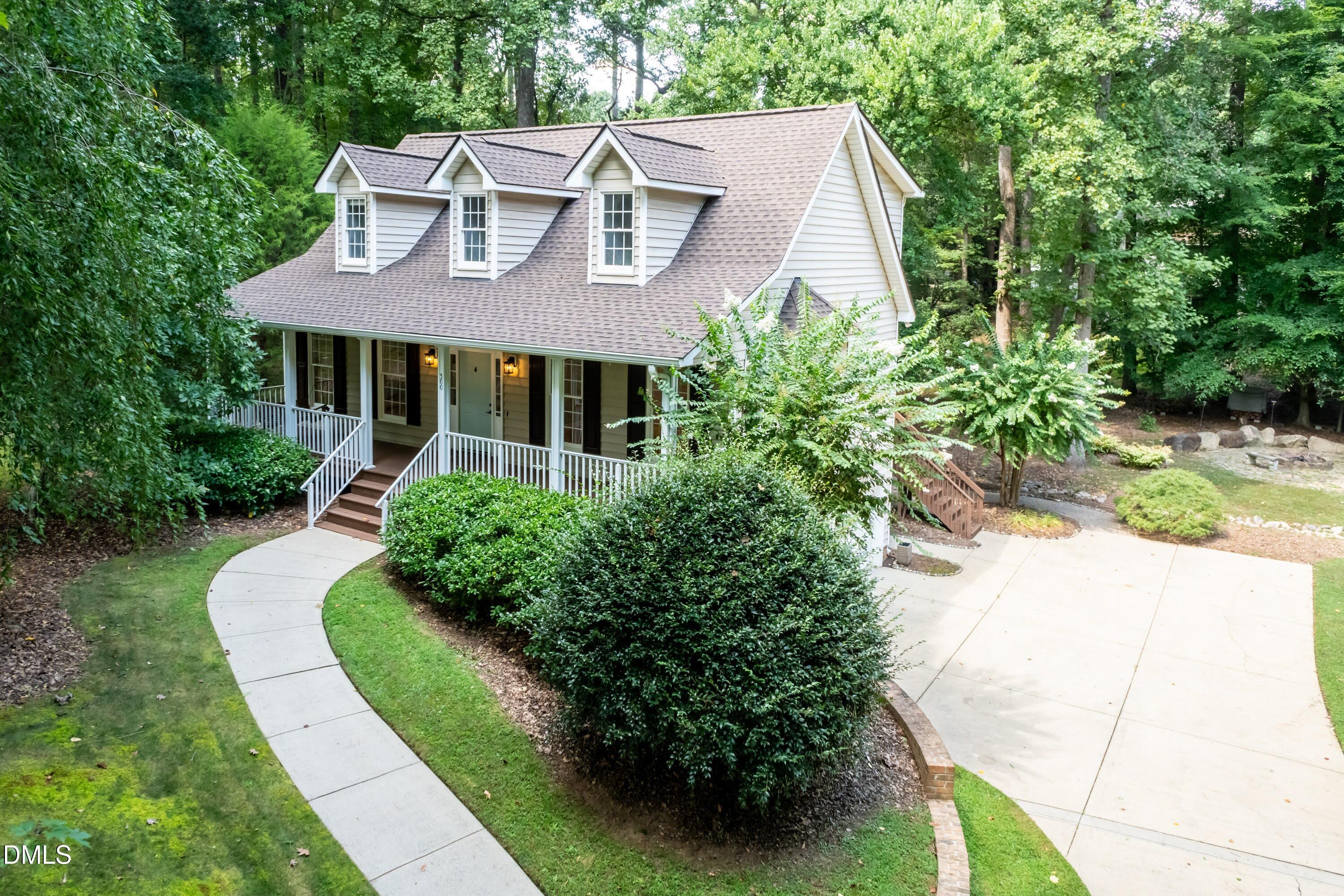 300 Cardinal Crest Lane Property Photo 1