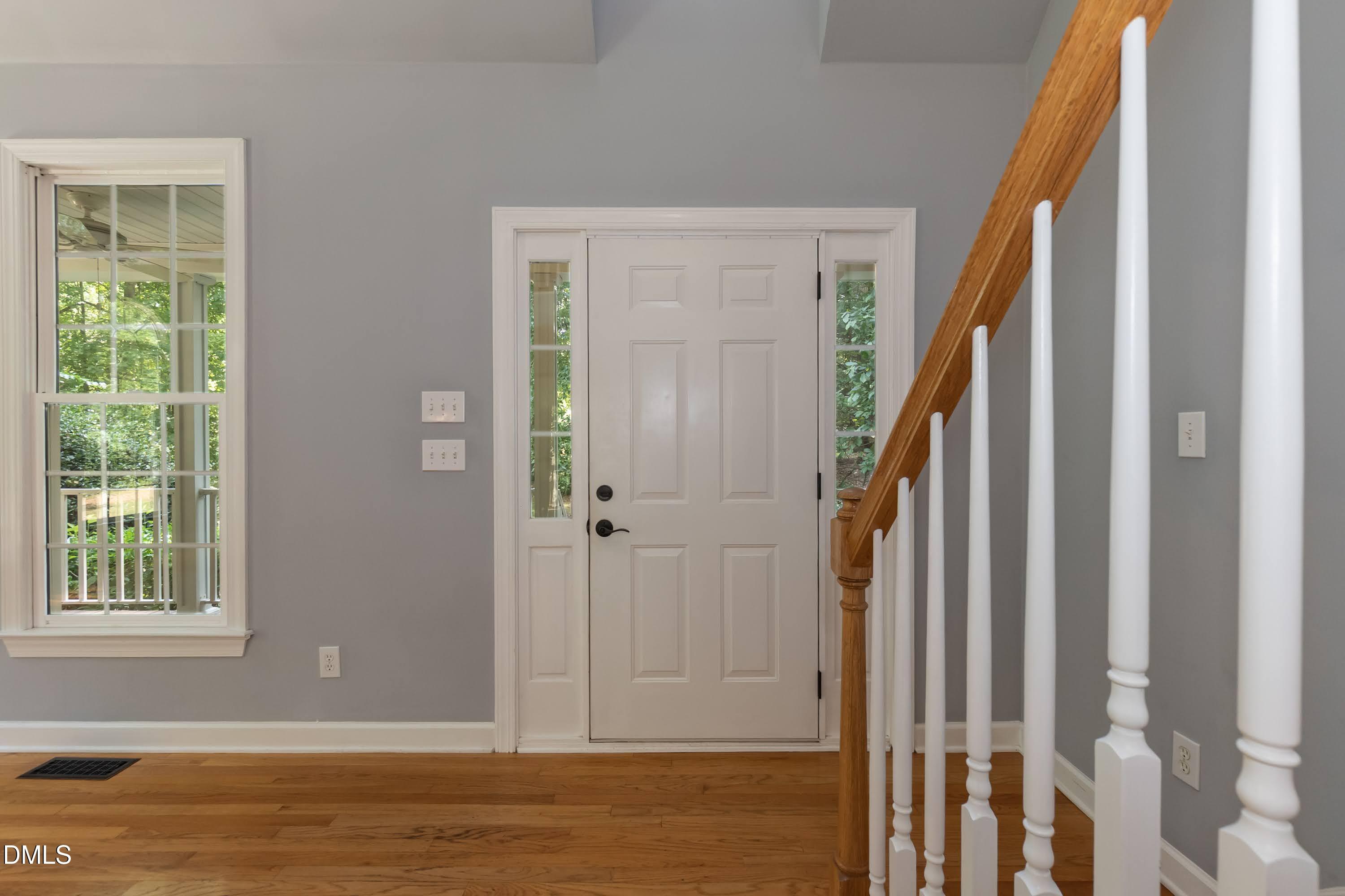 300 Cardinal Crest Lane Property Photo 4