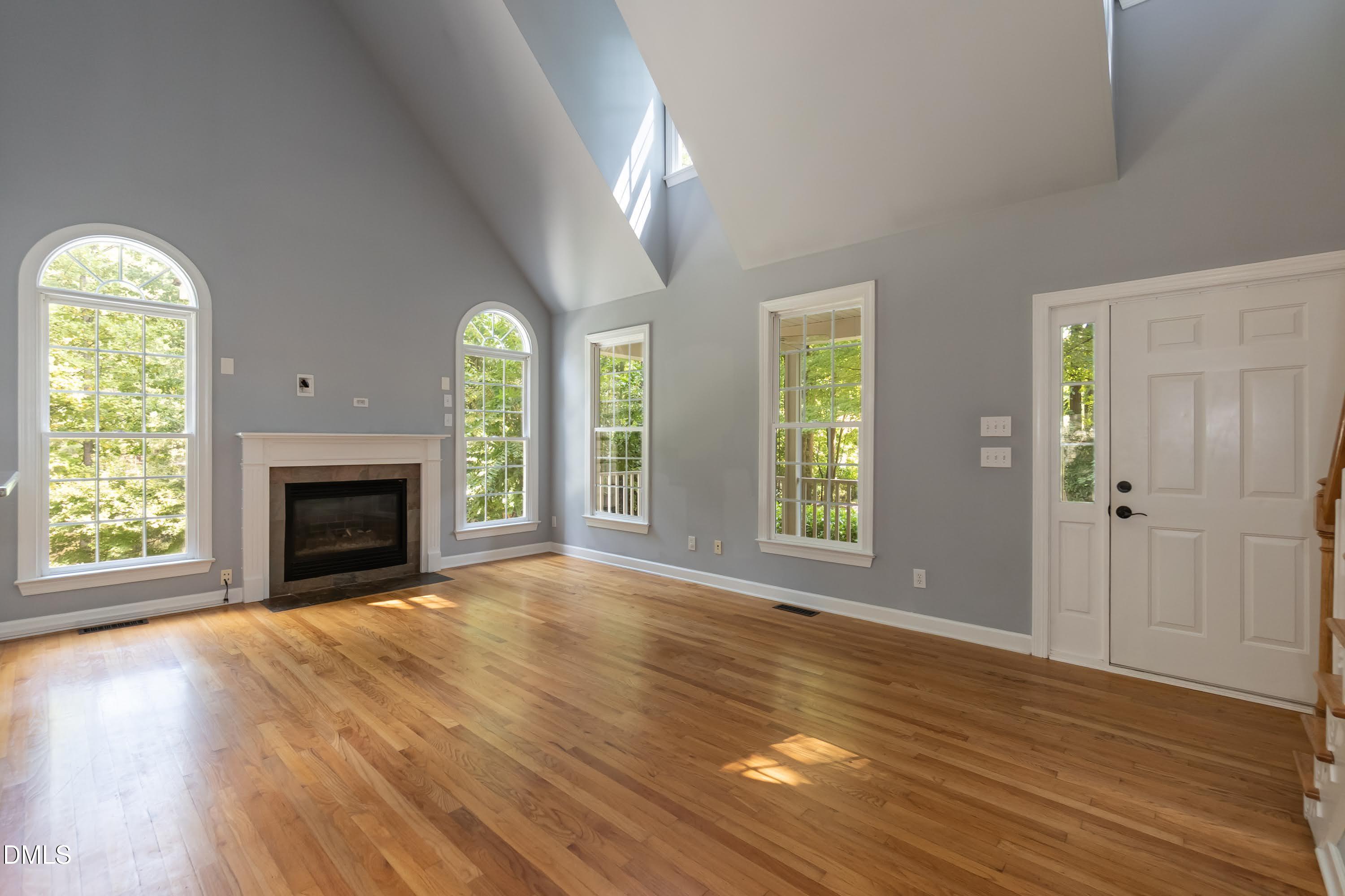 300 Cardinal Crest Lane Property Photo 7