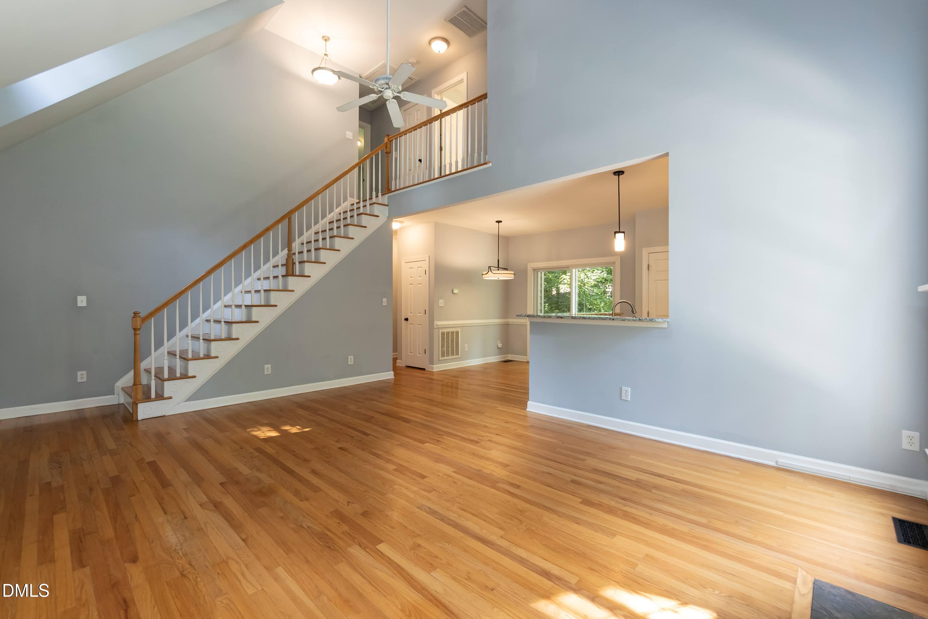 300 Cardinal Crest Lane Property Photo 8