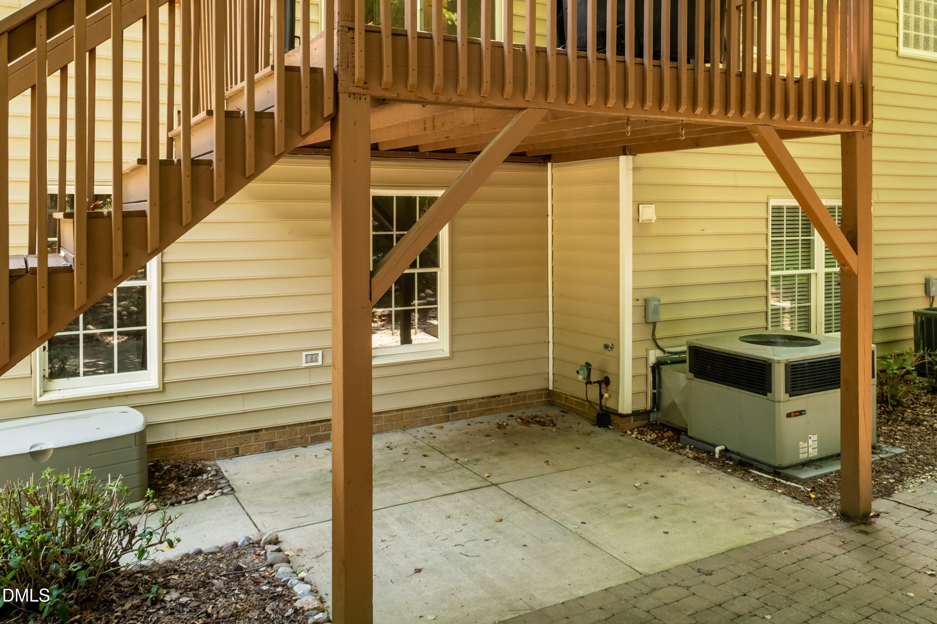 300 Cardinal Crest Lane Property Photo 31