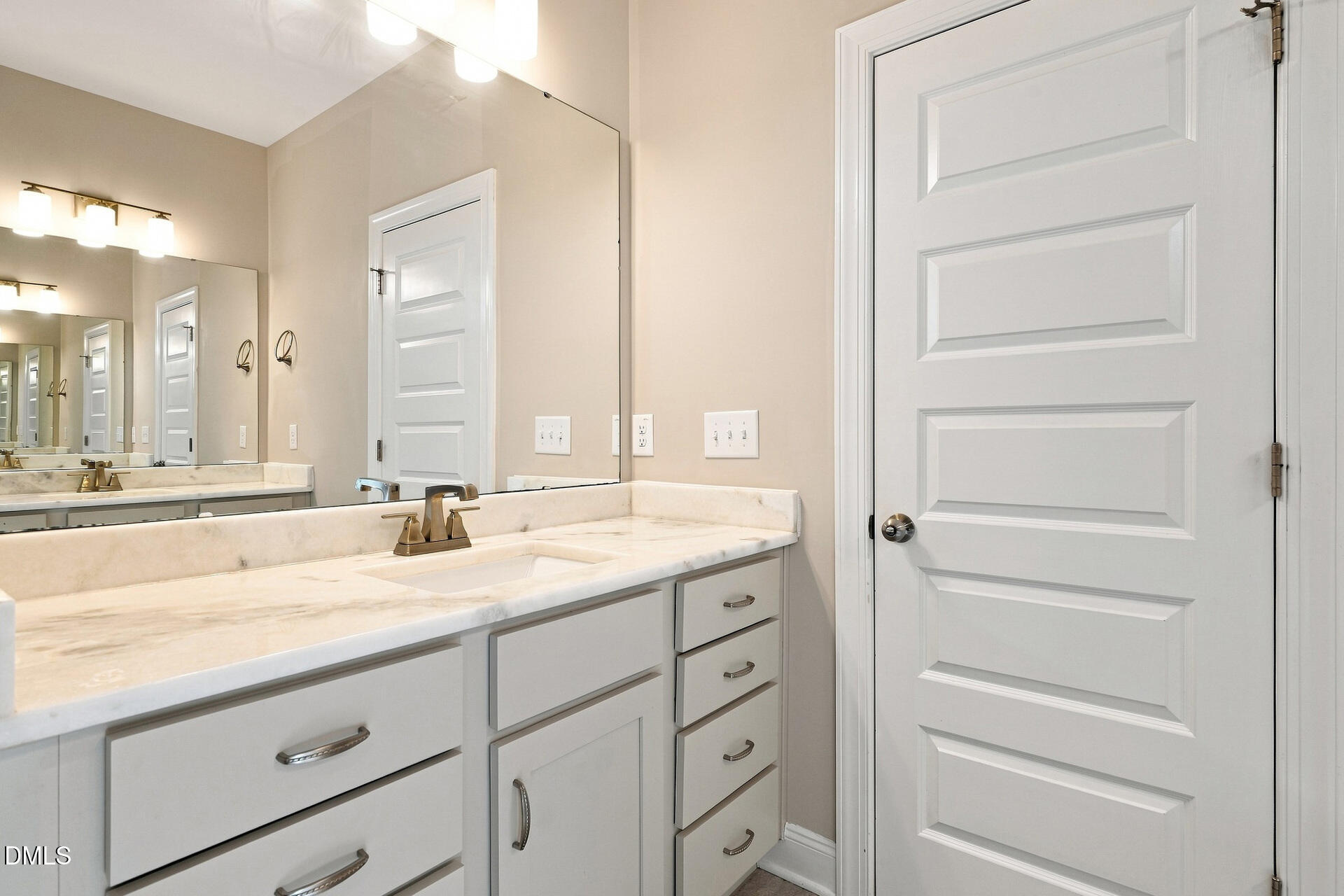 14 Lockhaven Drive Property Photo 19