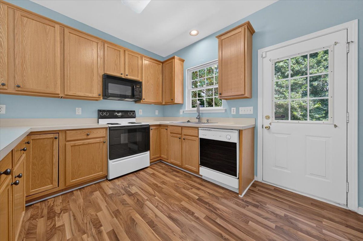 5045 Delta Lake Drive Property Photo 15