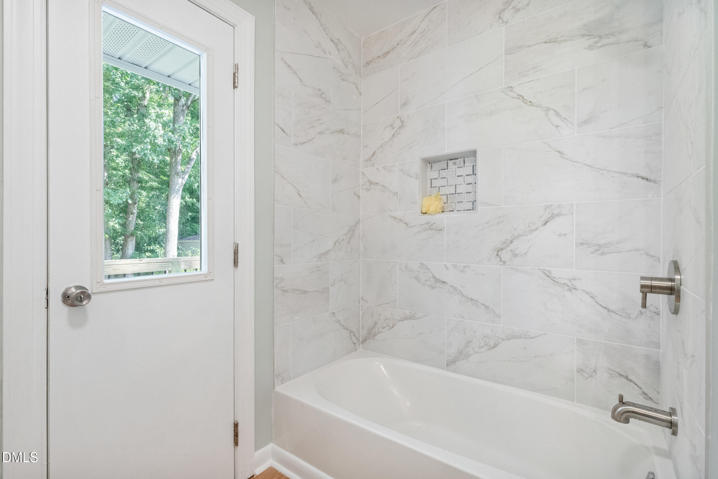 100 E Merlin Drive Property Photo 6