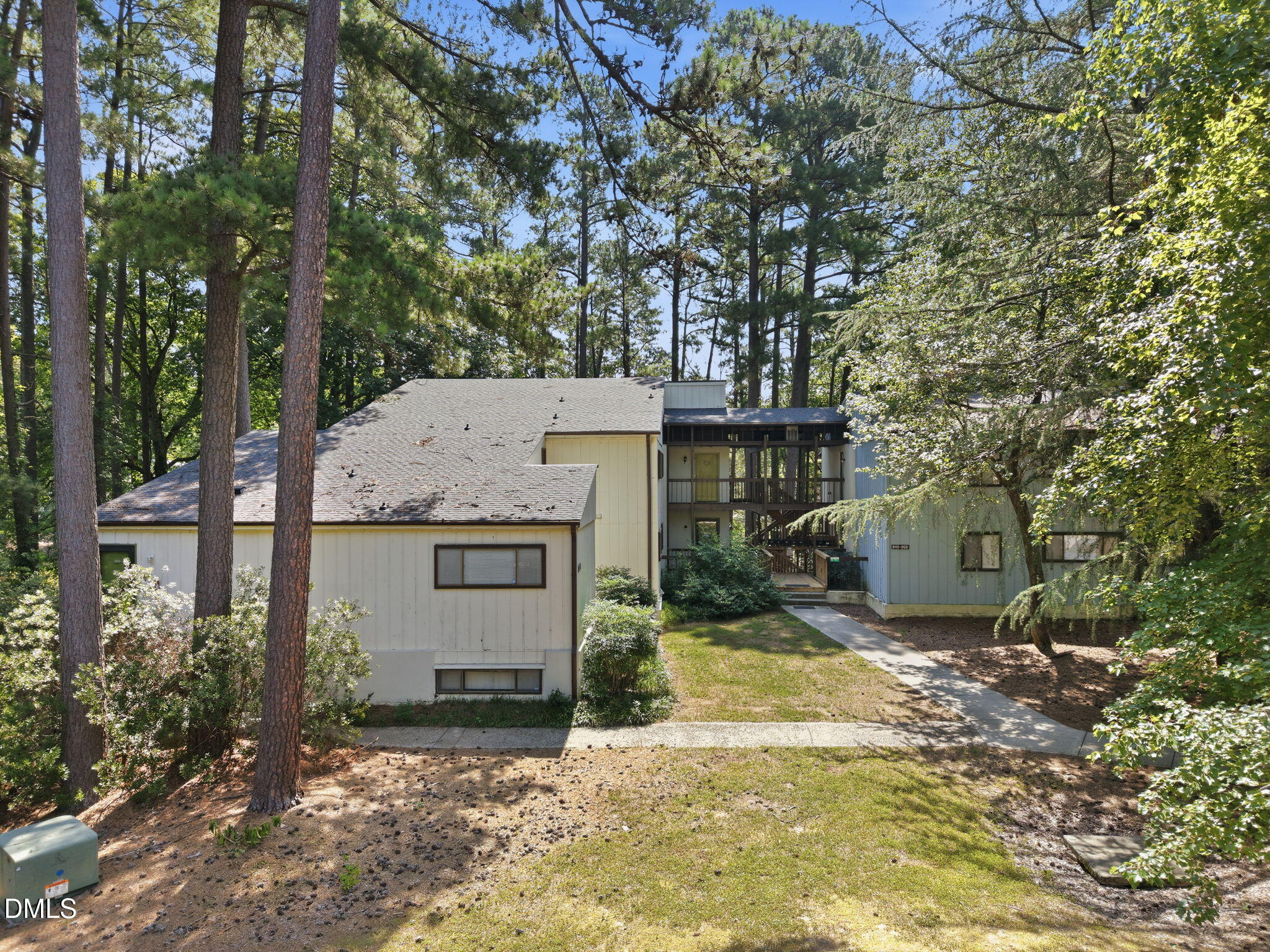 642 Pine Ridge Place Property Photo 2