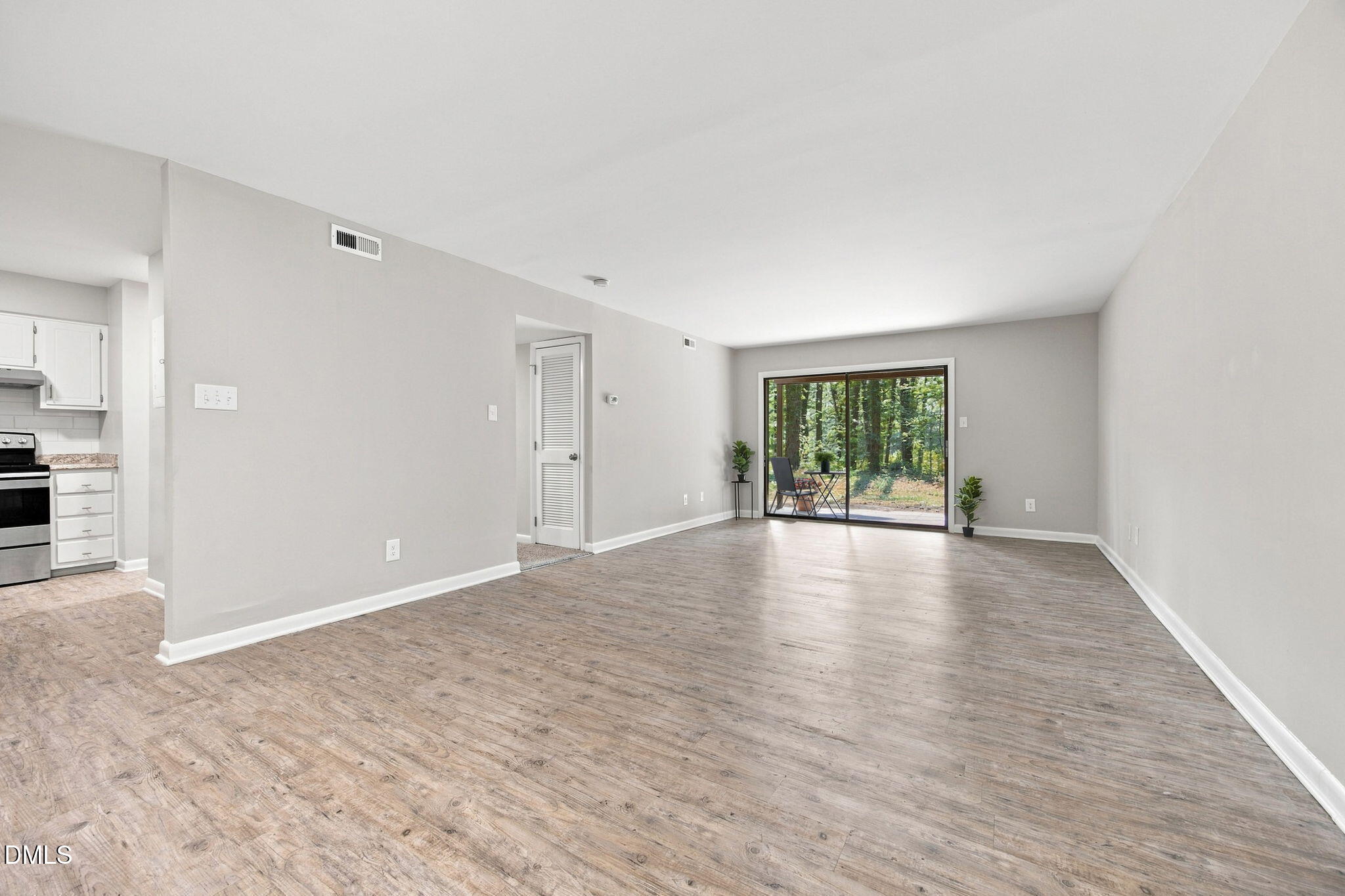 642 Pine Ridge Place Property Photo 4