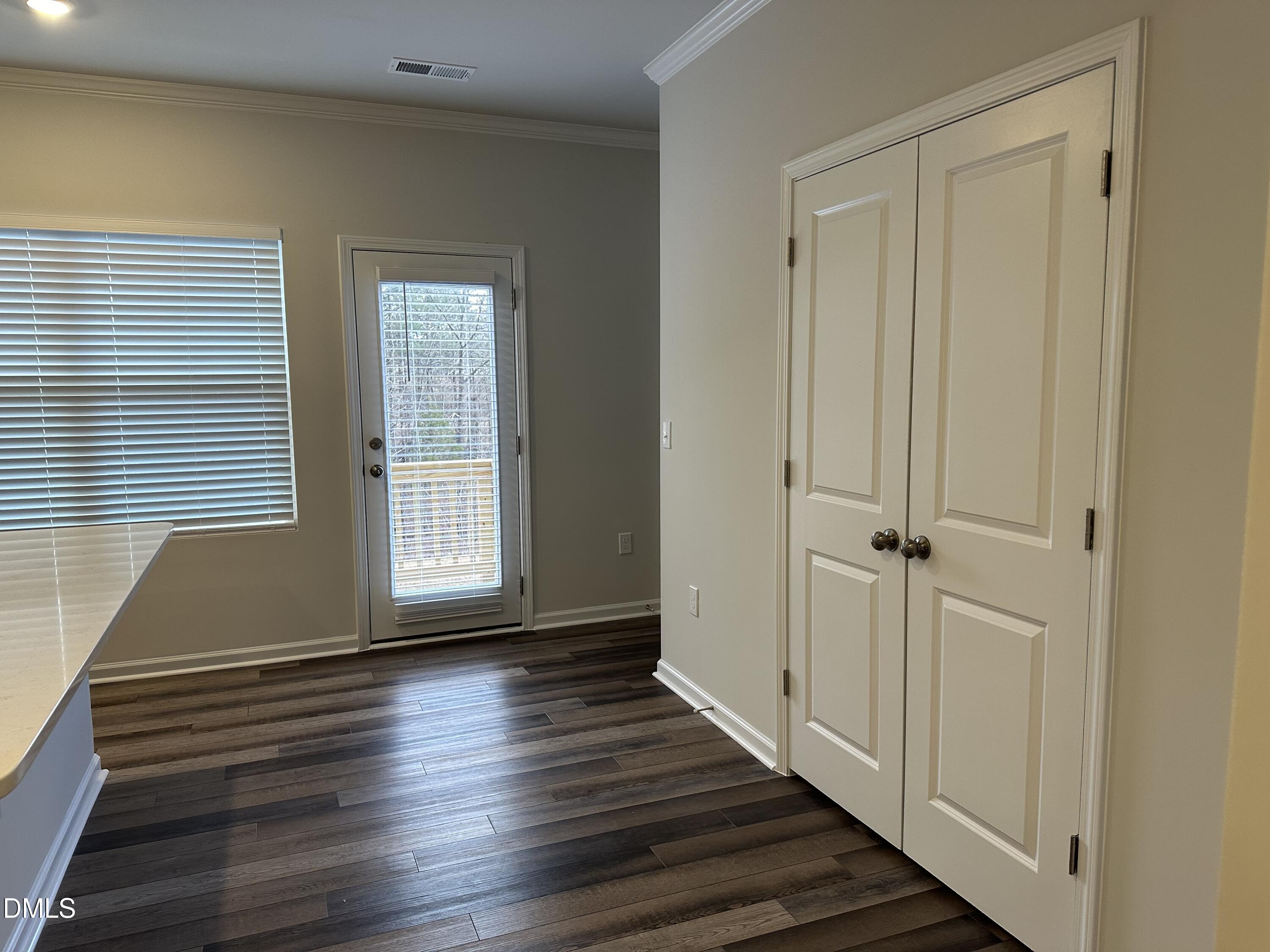 507 Tova Falls Drive Property Photo 14