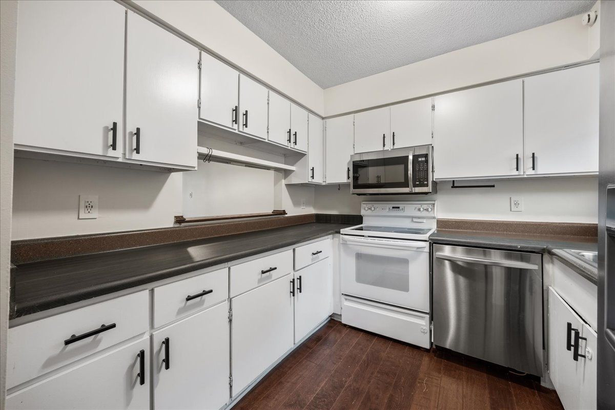 4271 Lake Ridge Drive Property Photo 1