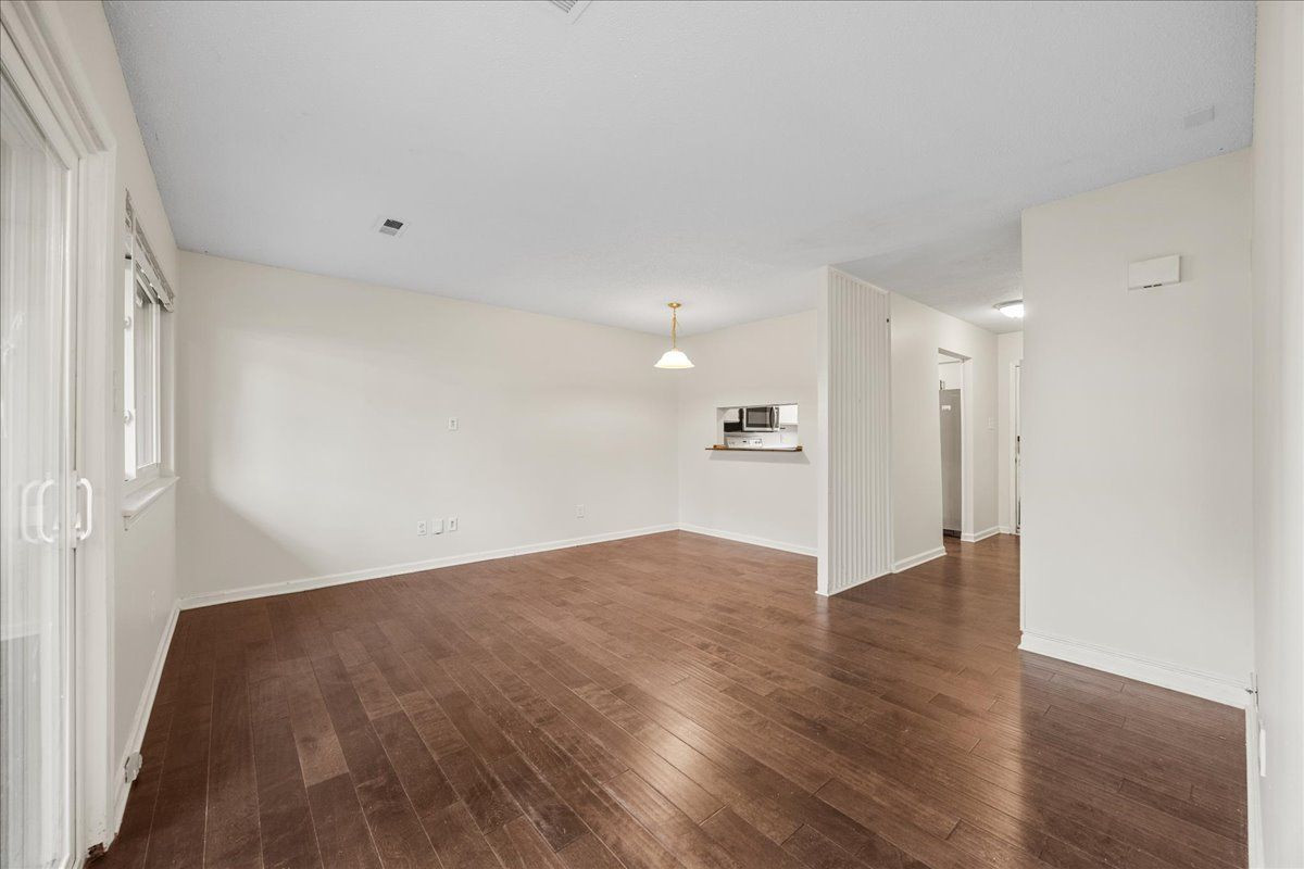 4271 Lake Ridge Drive Property Photo 4