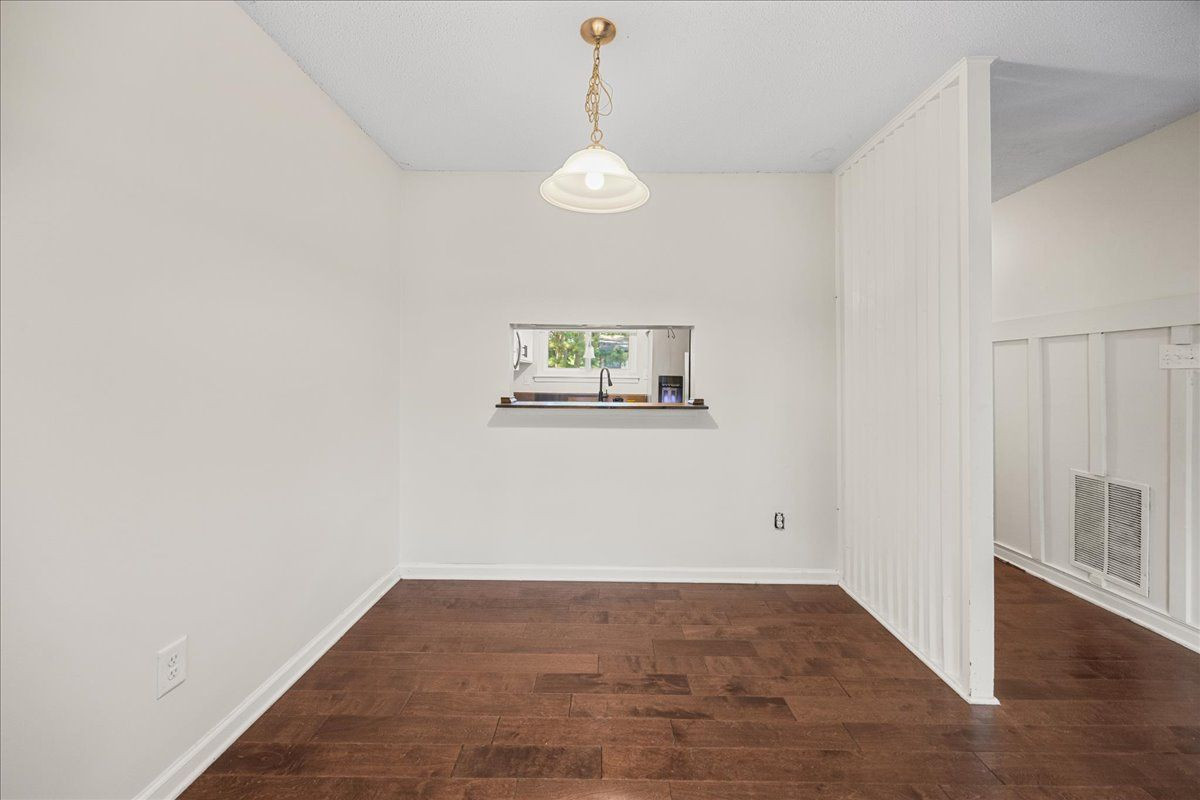 4271 Lake Ridge Drive Property Photo 6