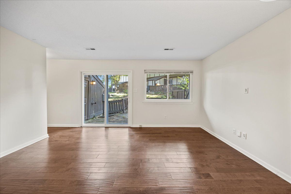 4271 Lake Ridge Drive Property Photo 8