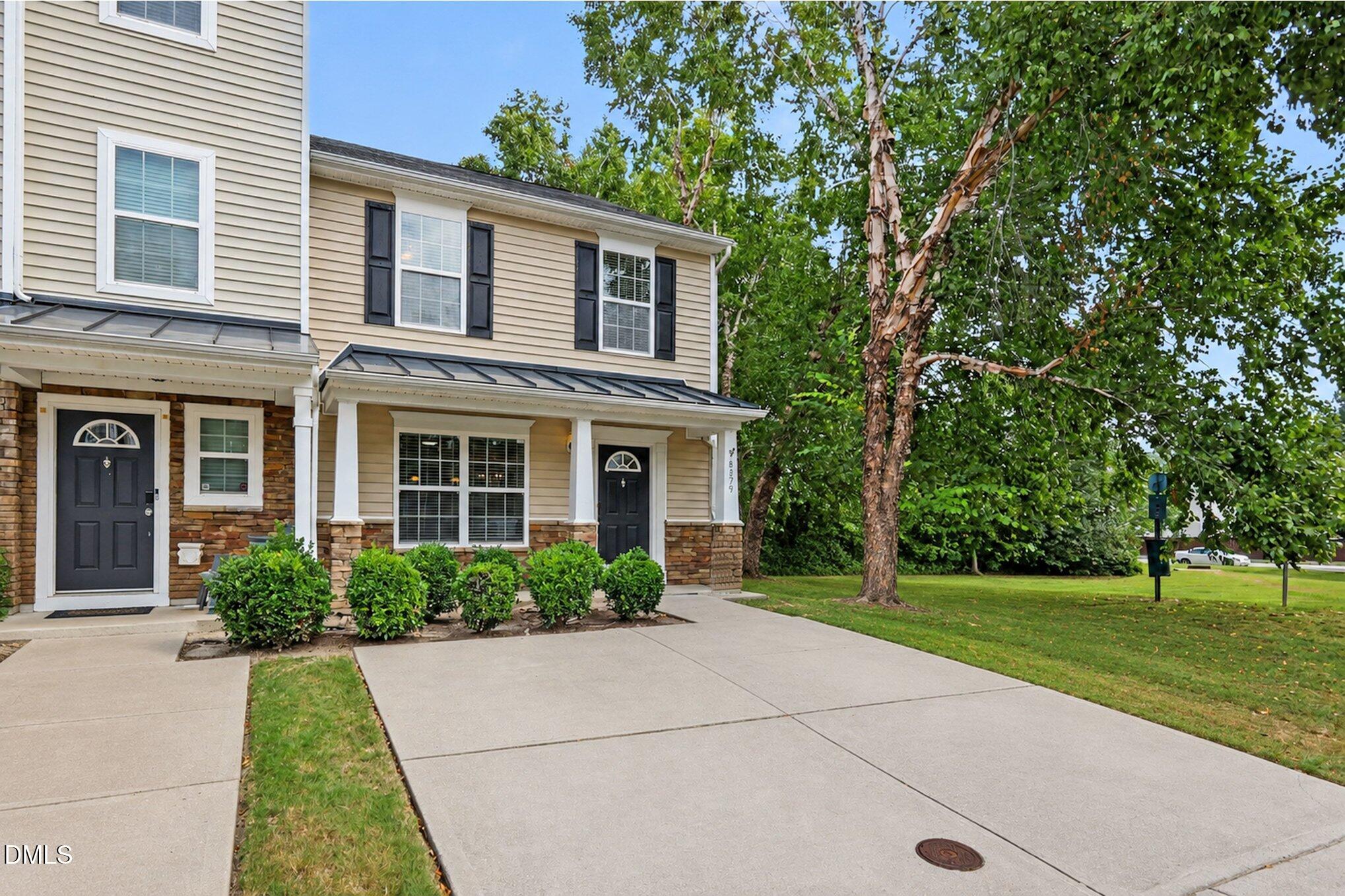 8879 Thornton Town Place Property Photo 2