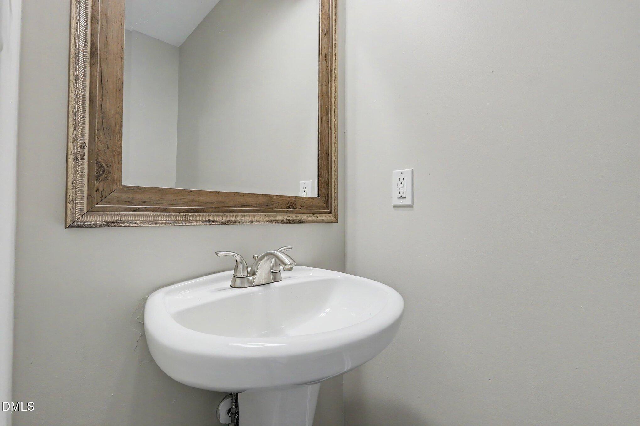 8879 Thornton Town Place Property Photo 14