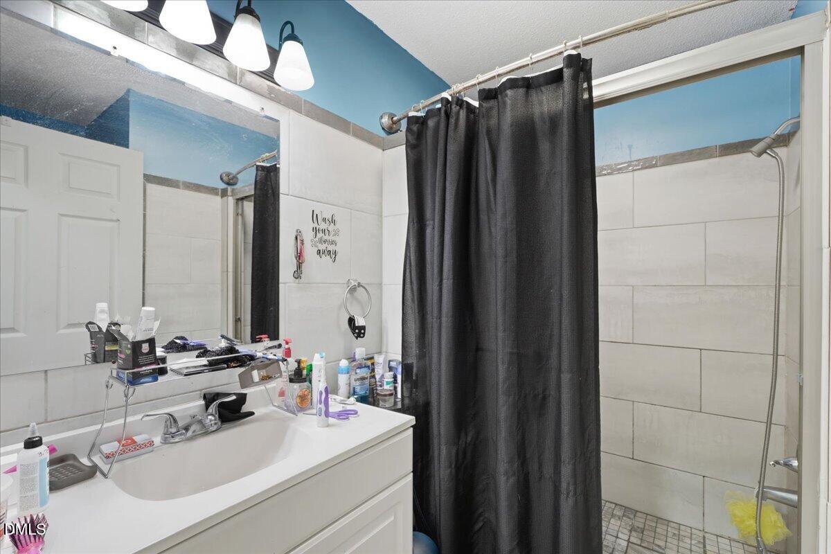 513 W 1st Street Property Photo 17