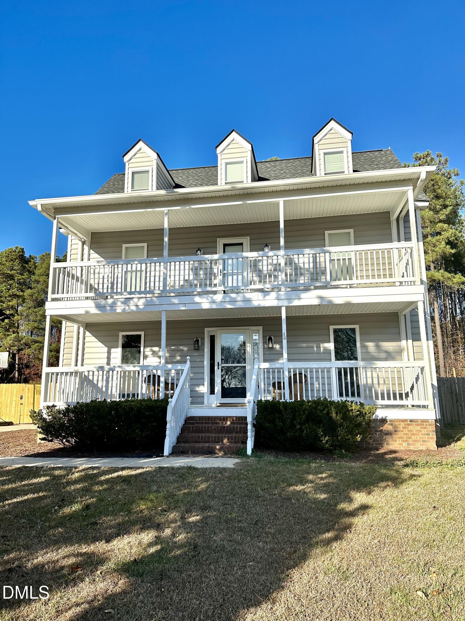 2037 Queen Charlotte Place Property Photo 1