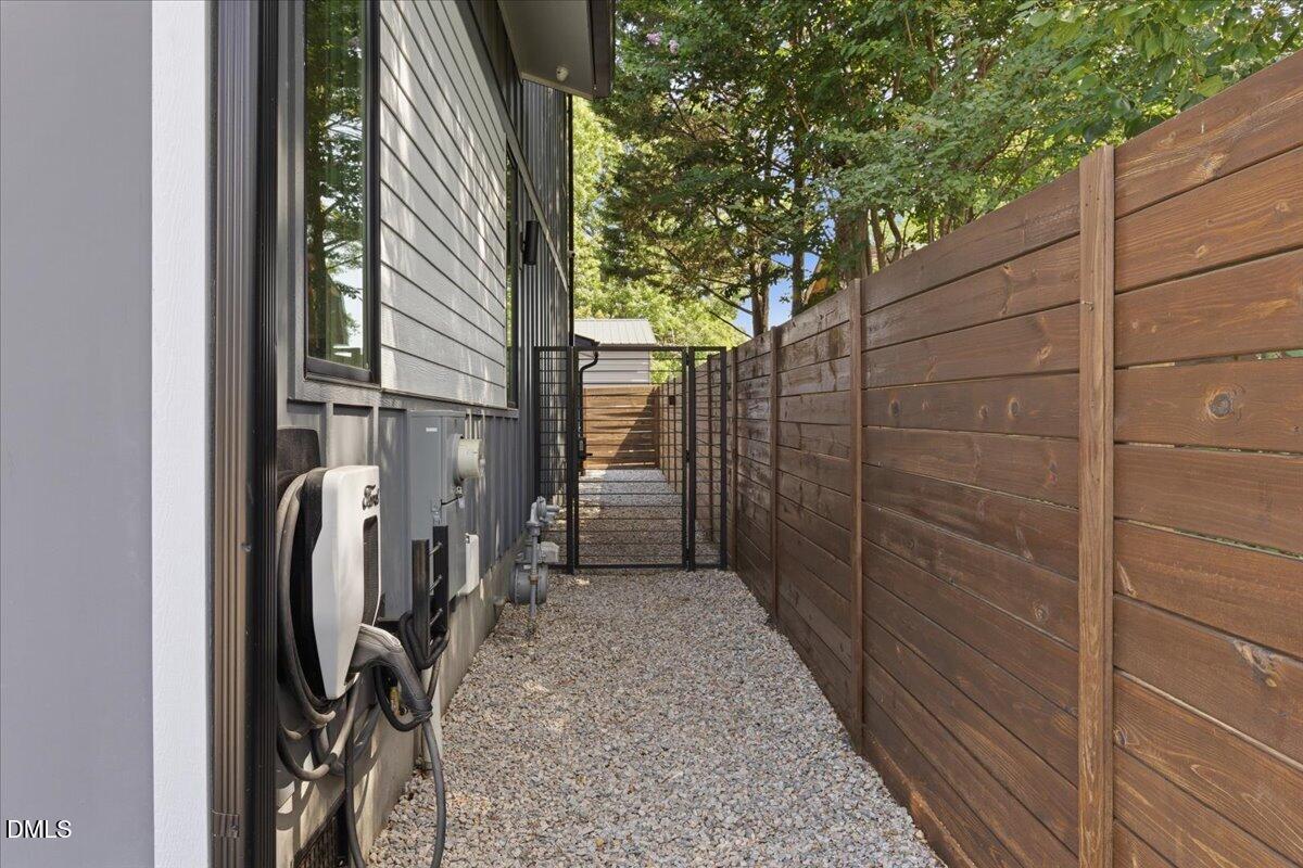 210 W Horne Street Property Photo 42