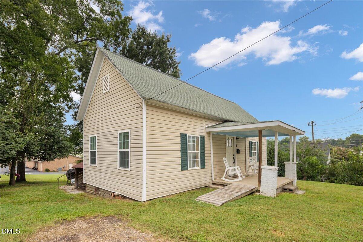 206 S Ellington Street Property Photo 27