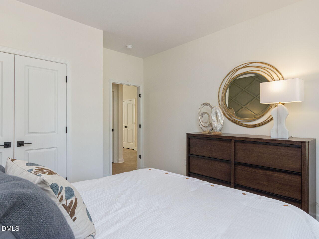 852 Dragonfly Pond Way Property Photo 6