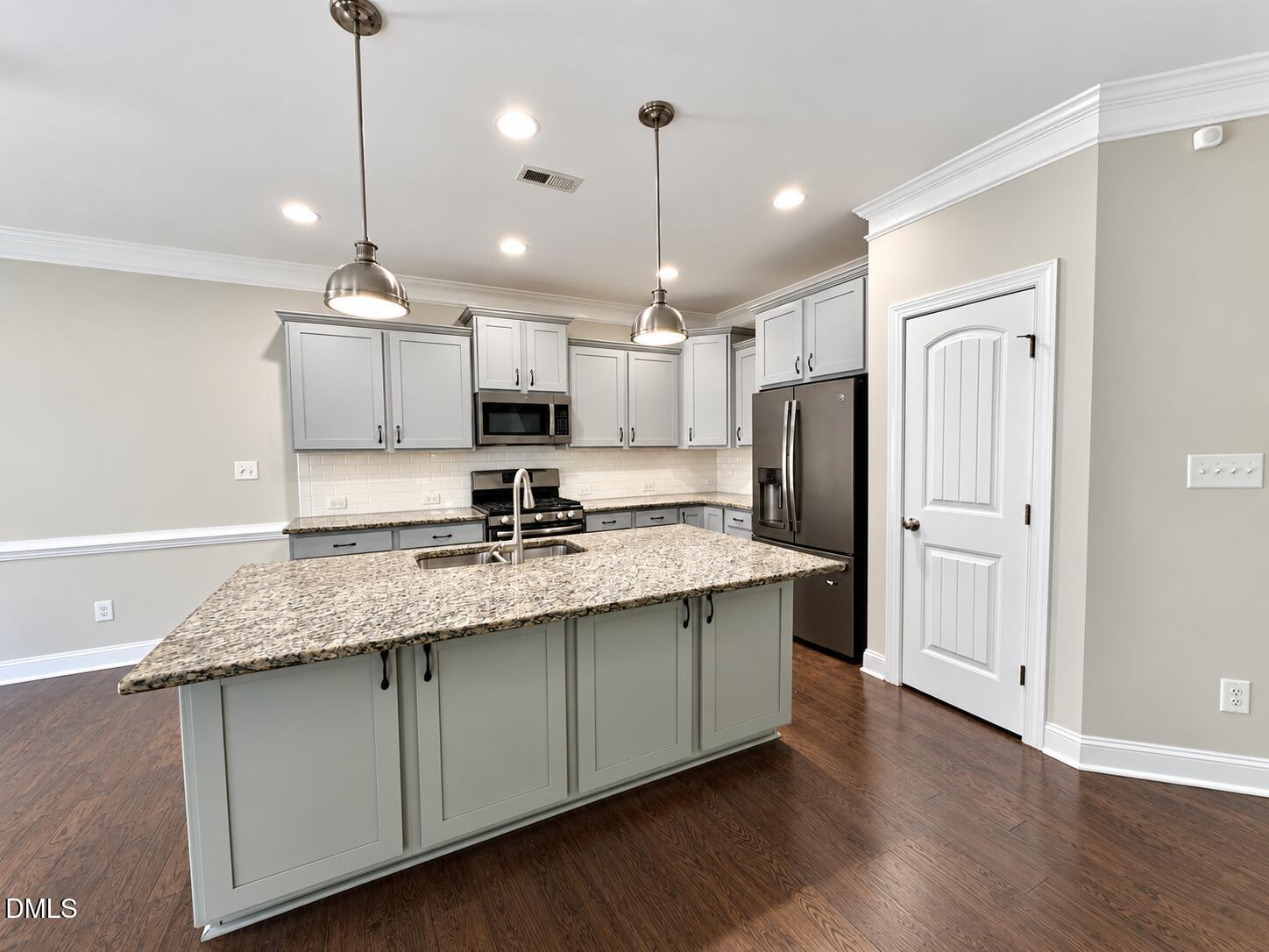 109 Bushwood Court Property Photo 4