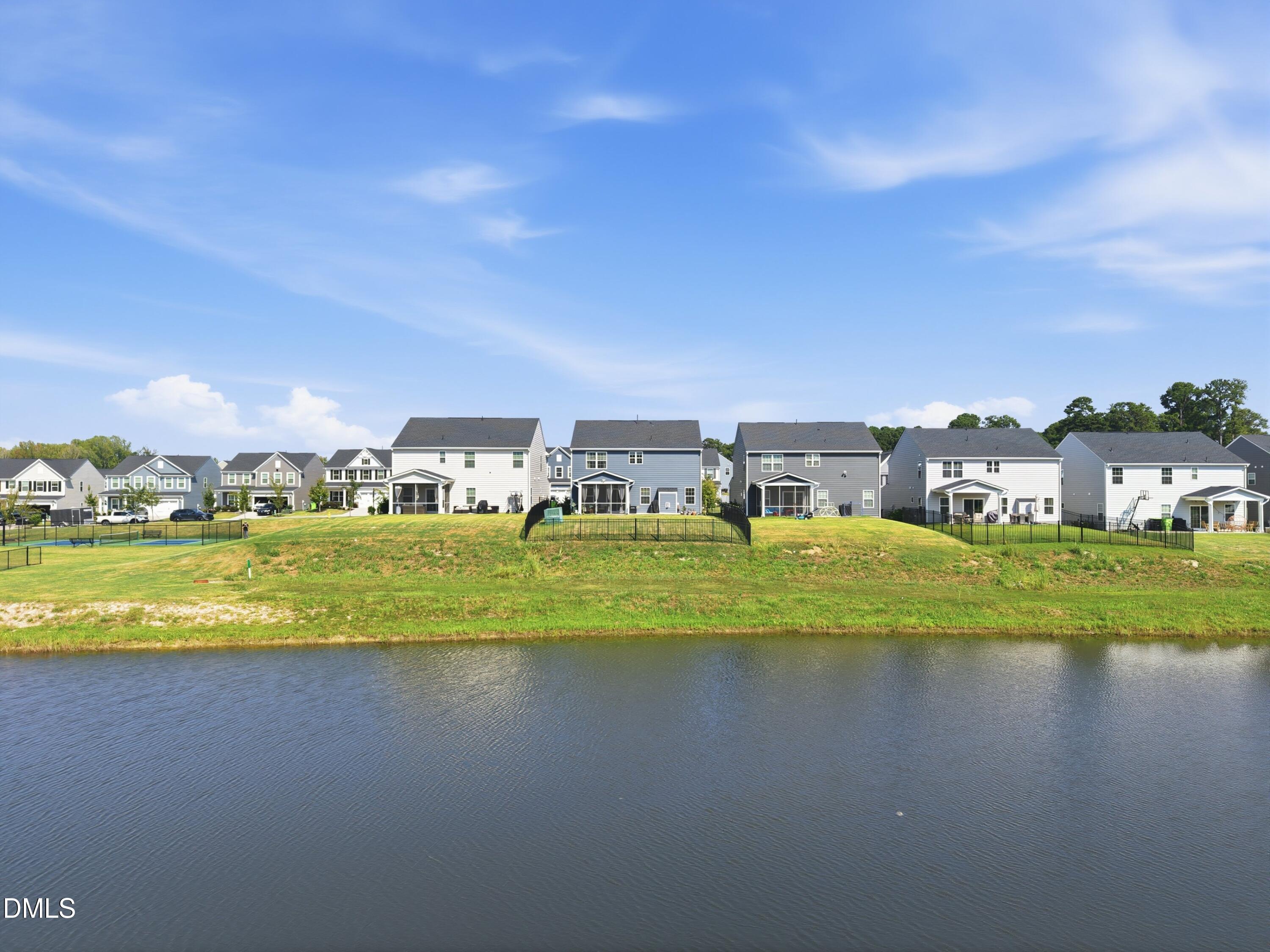 1056 Chevy Park Landing Property Photo 3