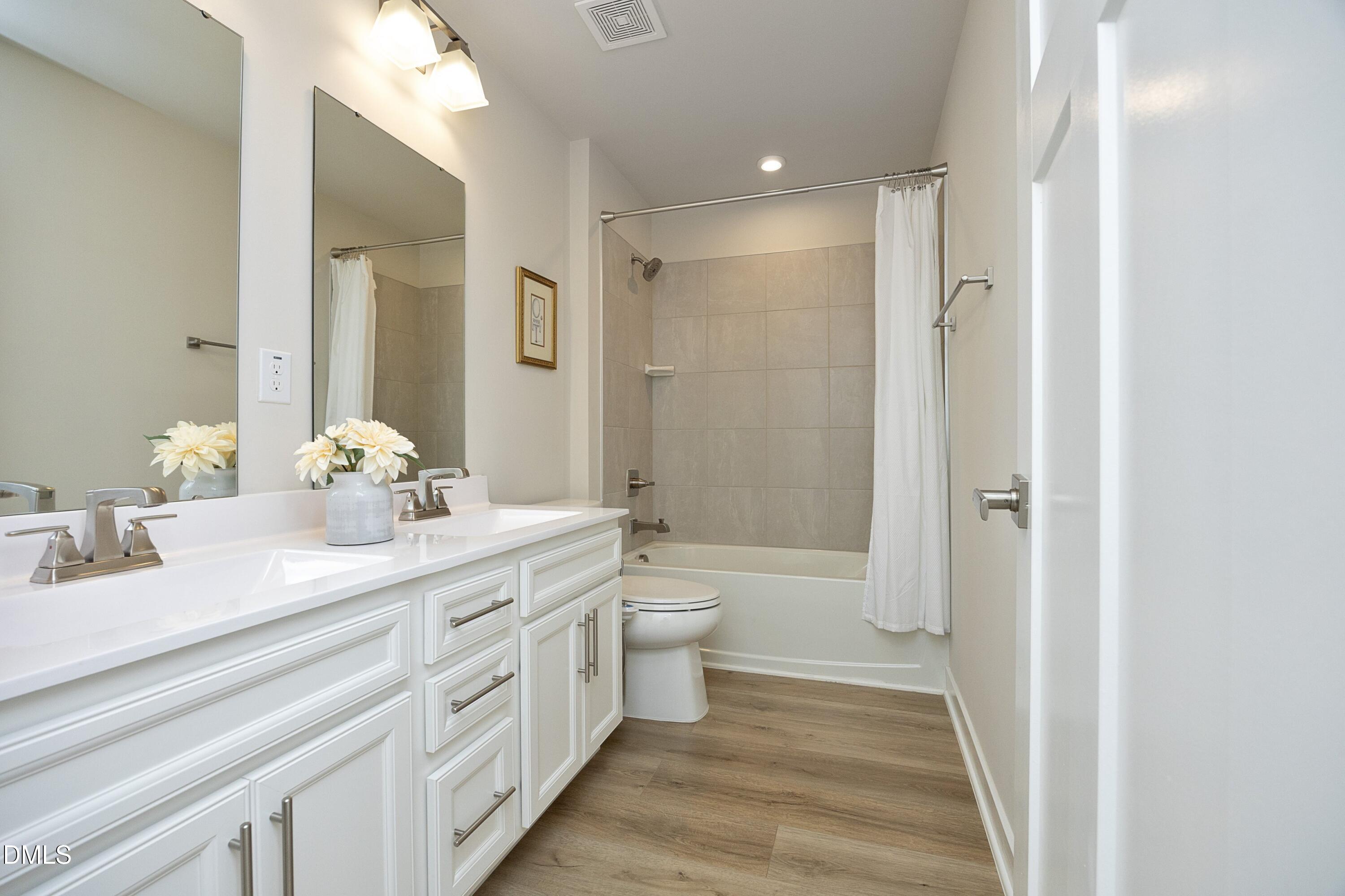 1056 Chevy Park Landing Property Photo 33