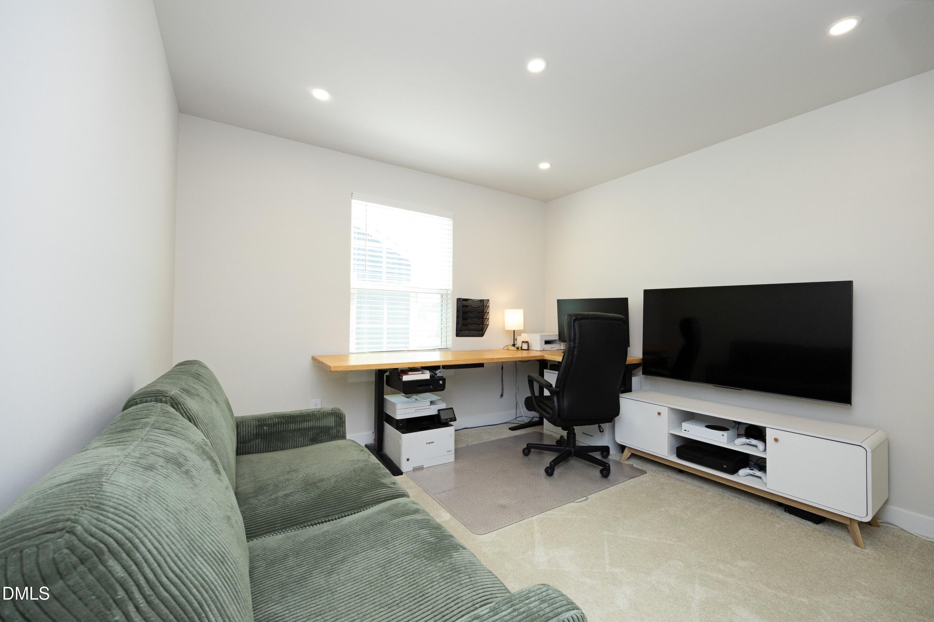 1056 Chevy Park Landing Property Photo 34