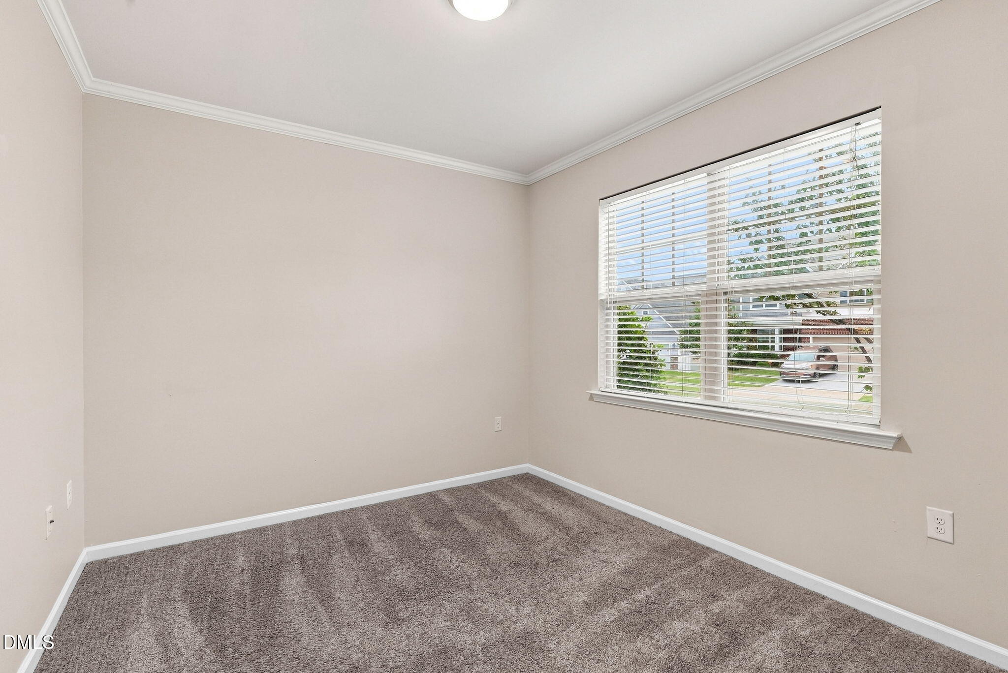 623 Hiddenbrook Drive Property Photo 3