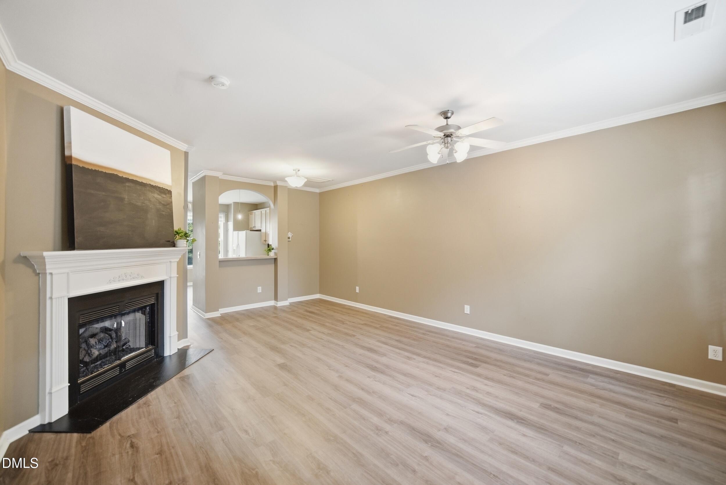 5311 Crescentview Parkway Property Photo 3