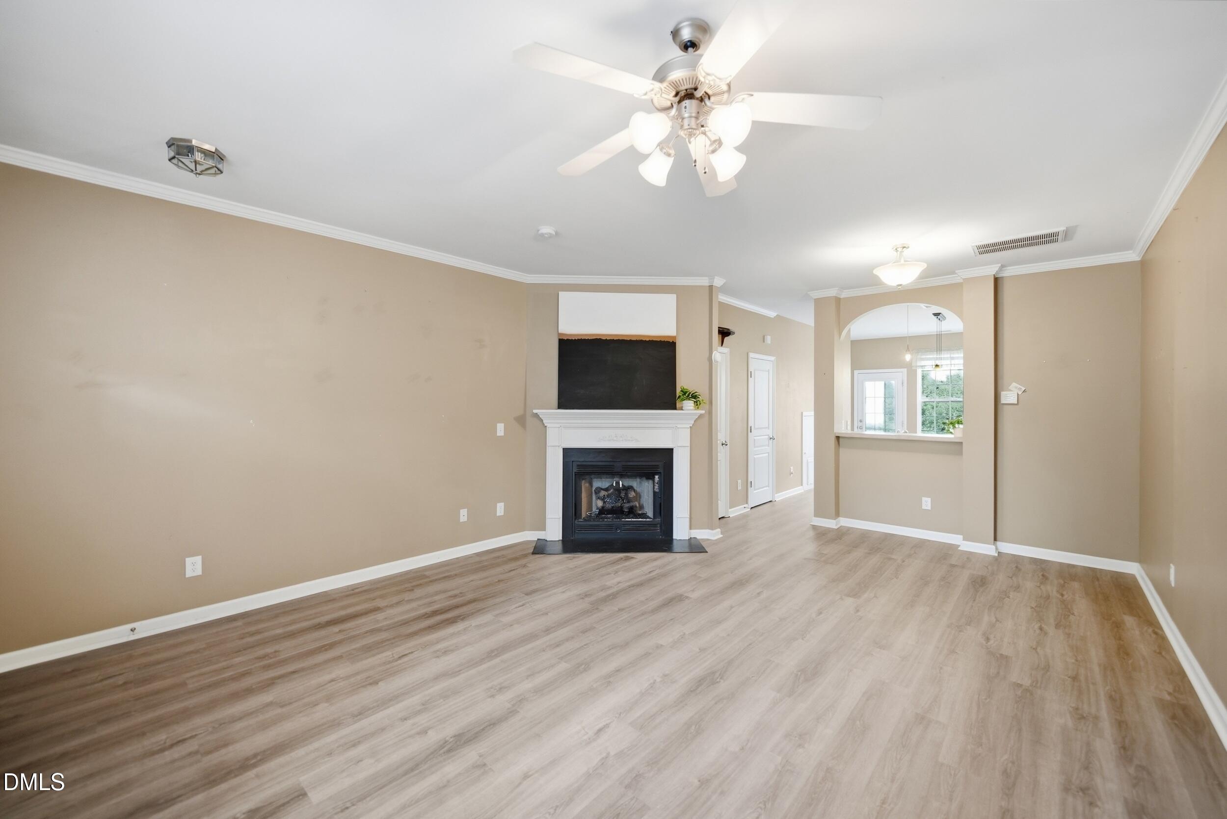 5311 Crescentview Parkway Property Photo 4