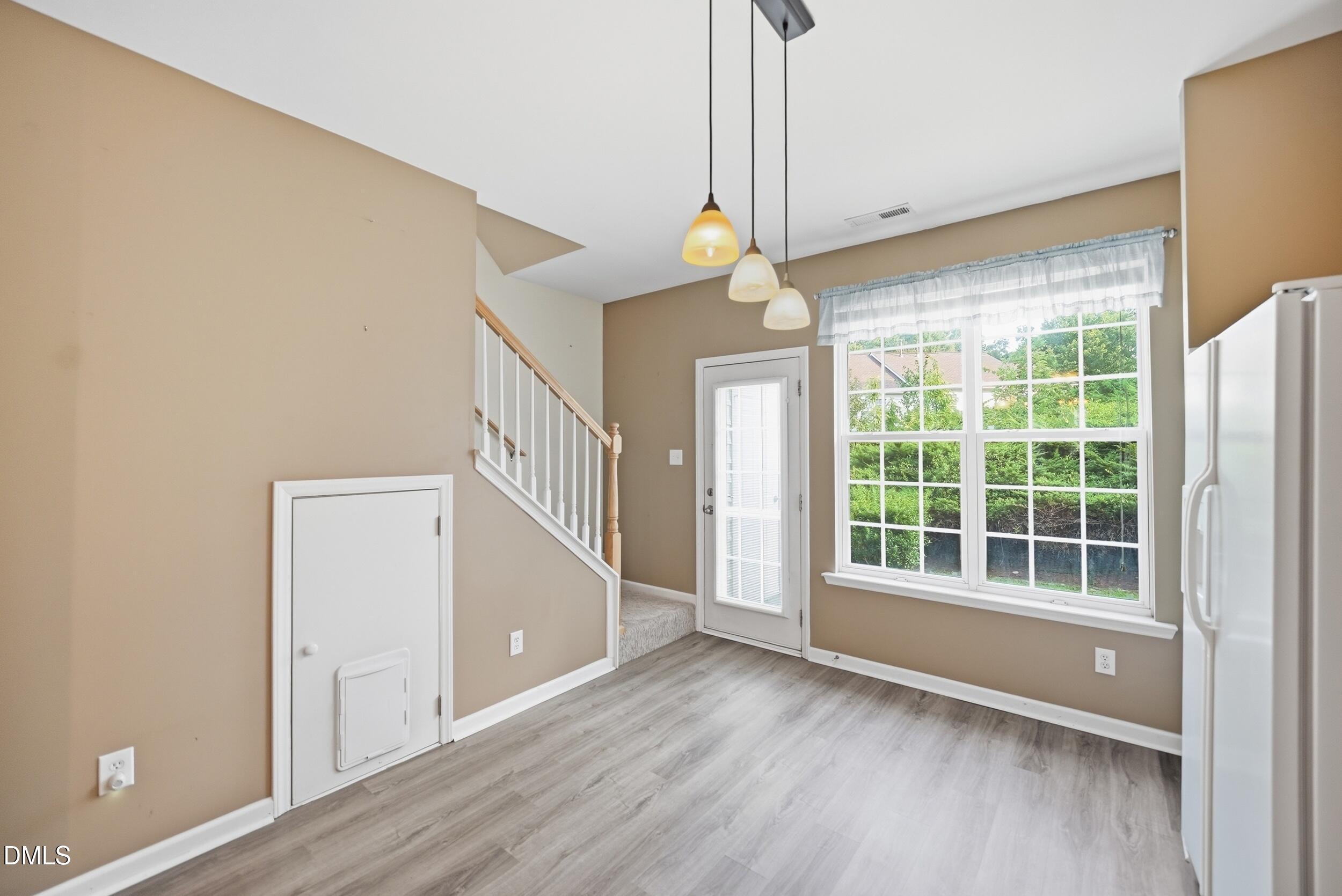 5311 Crescentview Parkway Property Photo 9