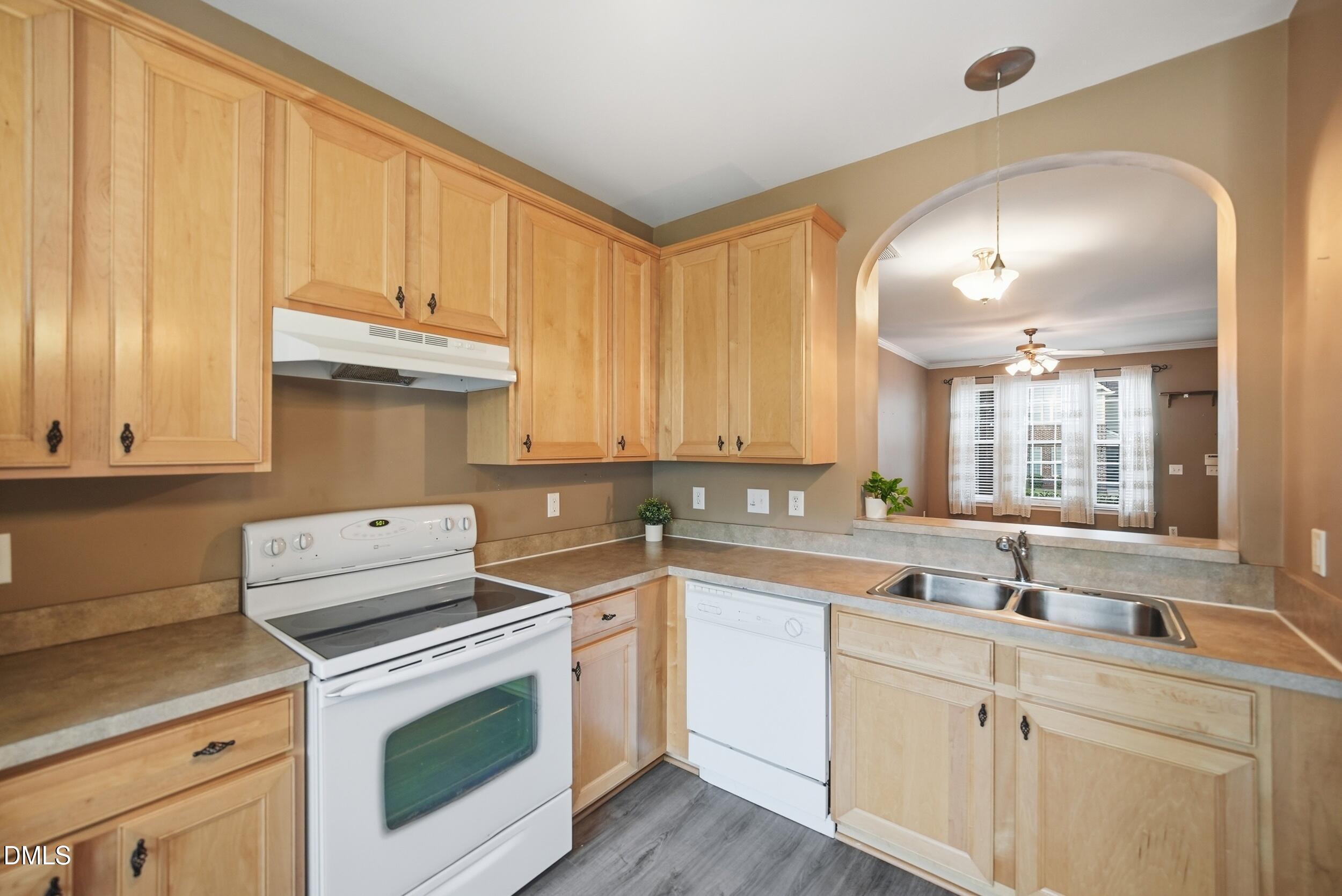 5311 Crescentview Parkway Property Photo 10