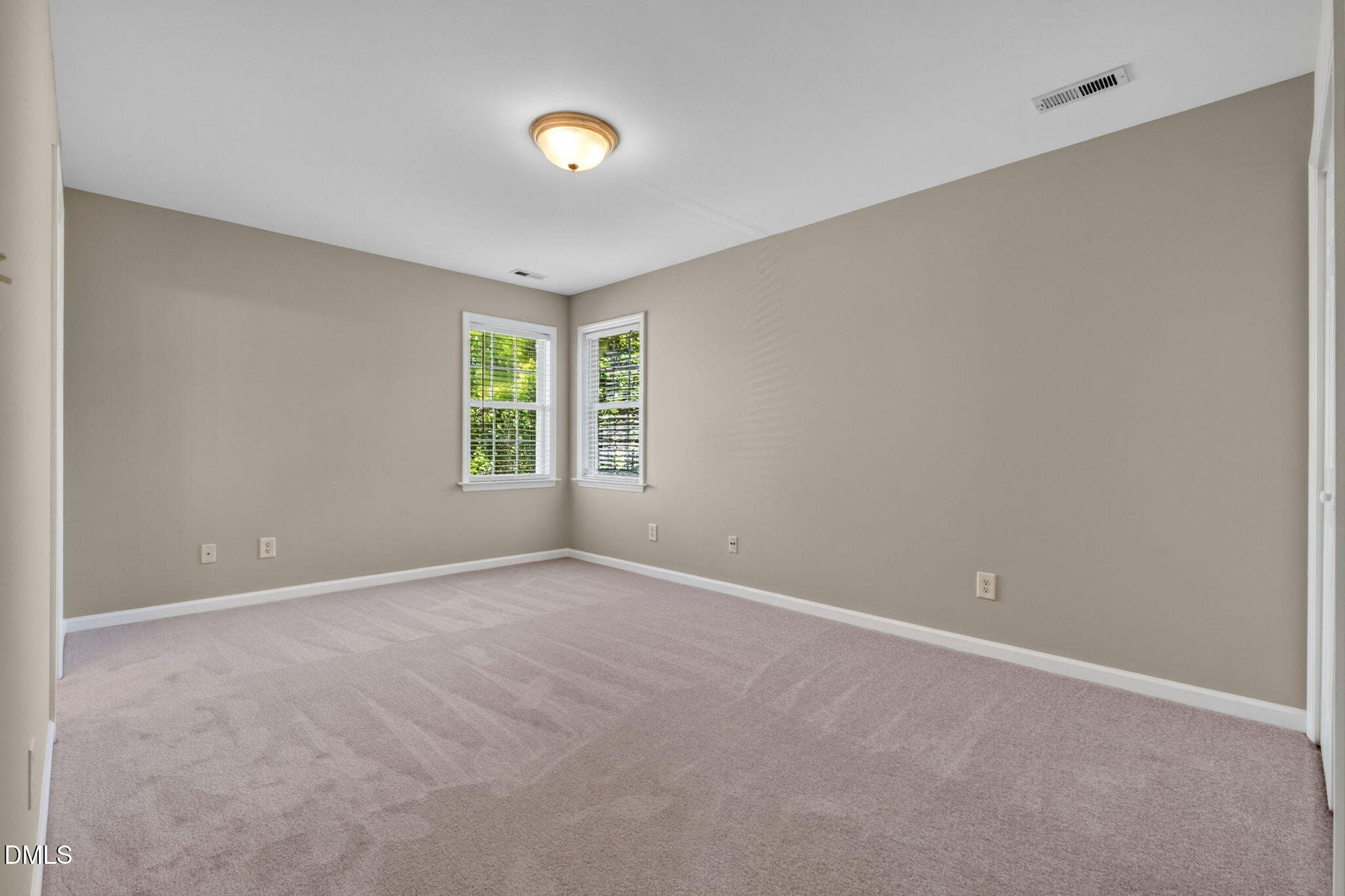 2525 Trailwood Hills Drive Property Photo 17