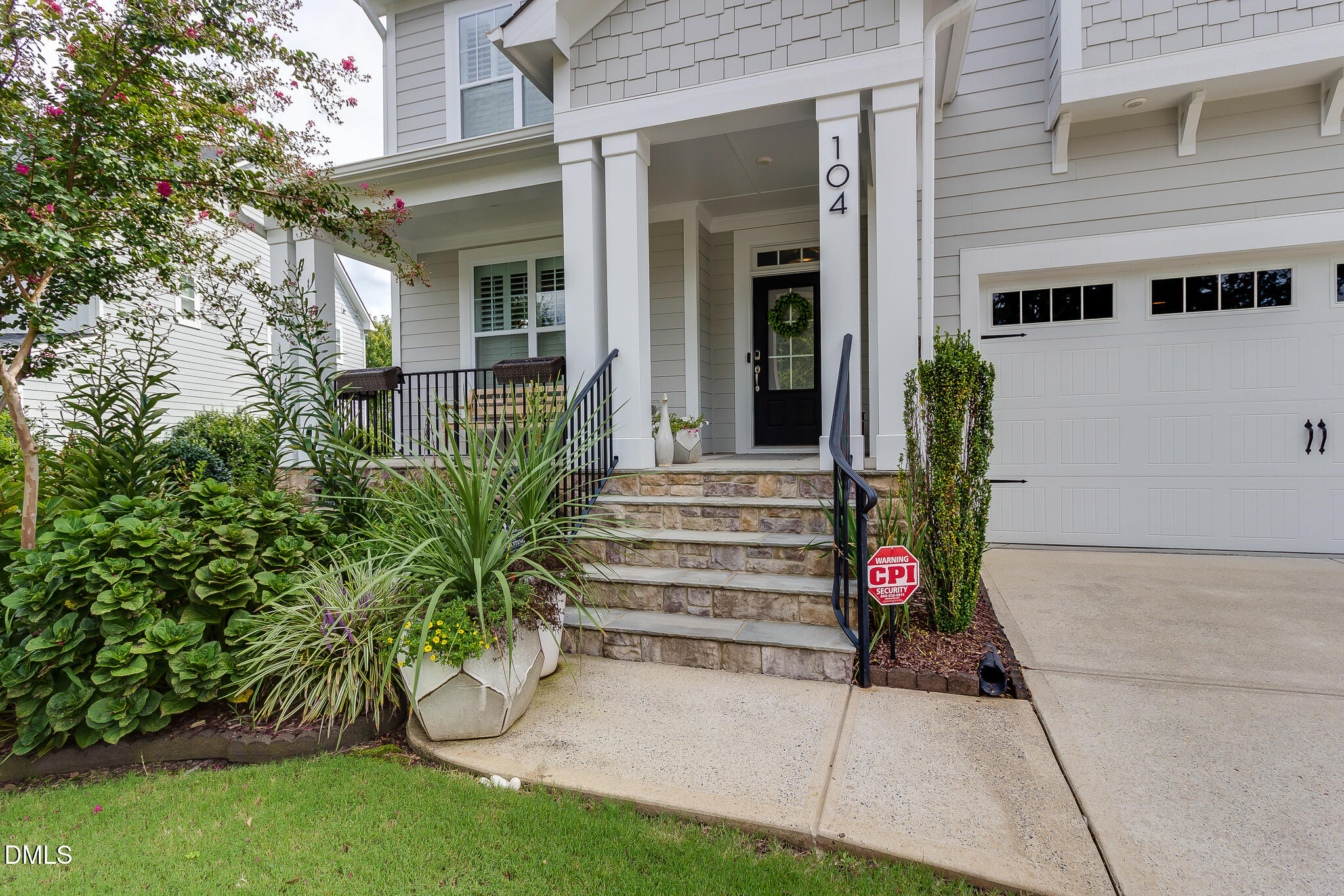 104 Hackamore Lane Property Photo 4