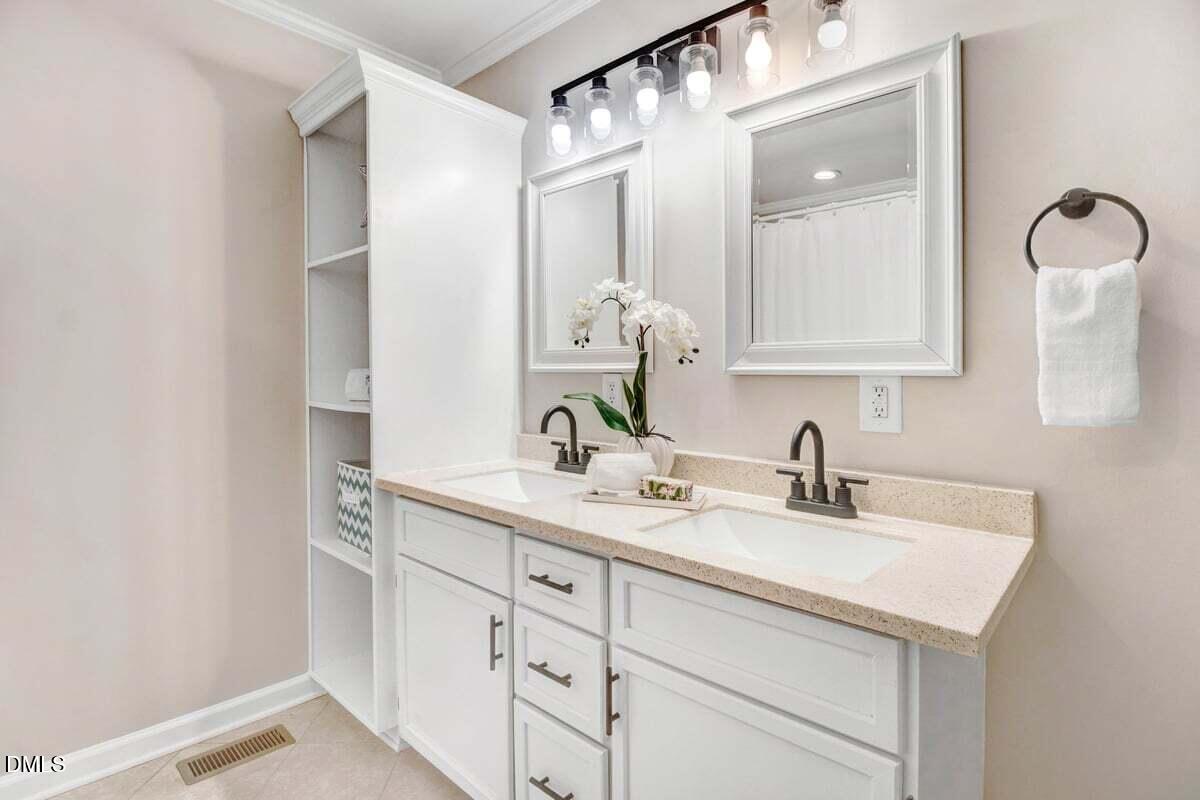 1676 Tommys Road Property Photo 8