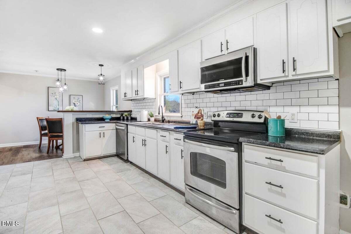 1676 Tommys Road Property Photo 16