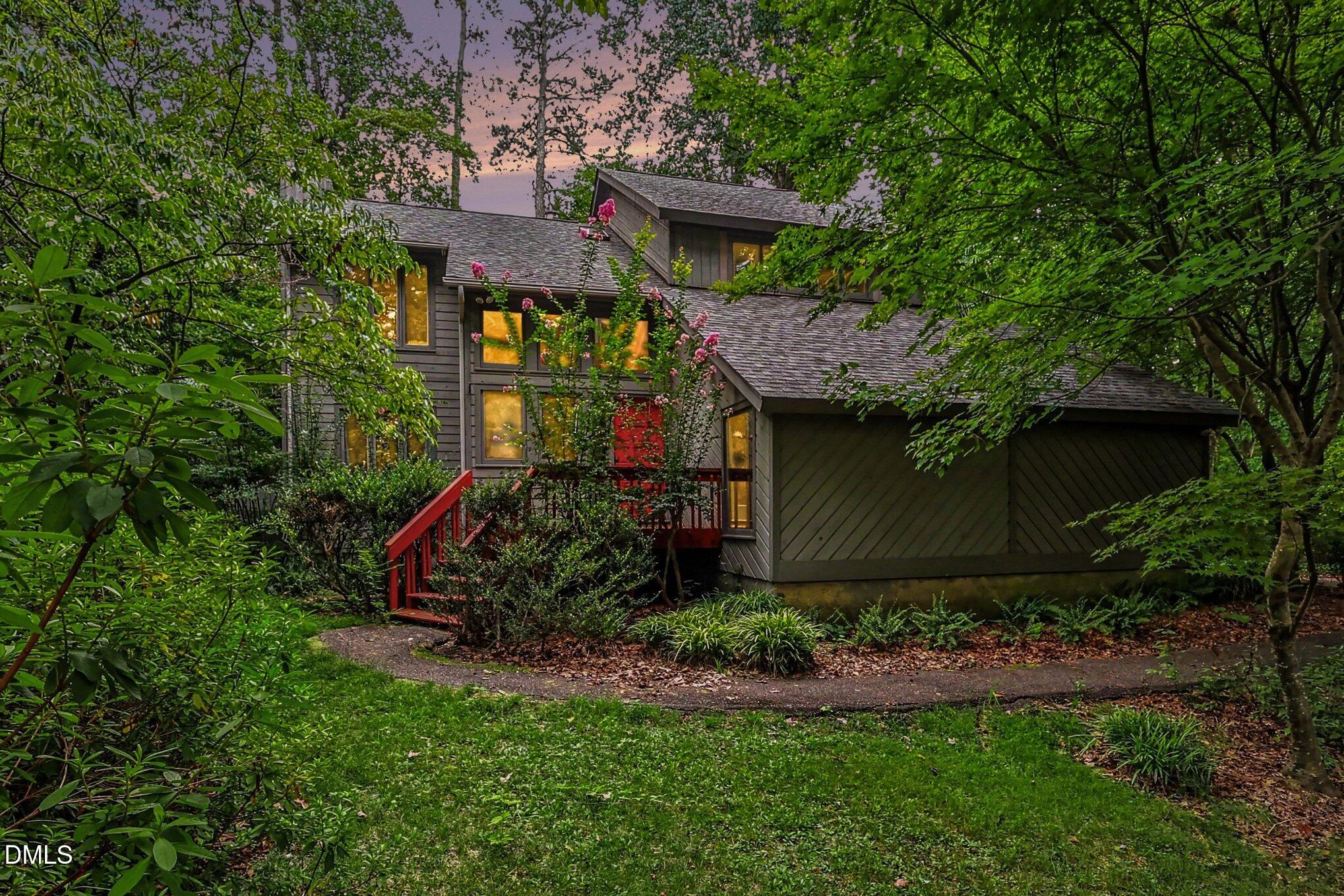 814 Lake Forest Drive Property Photo 3