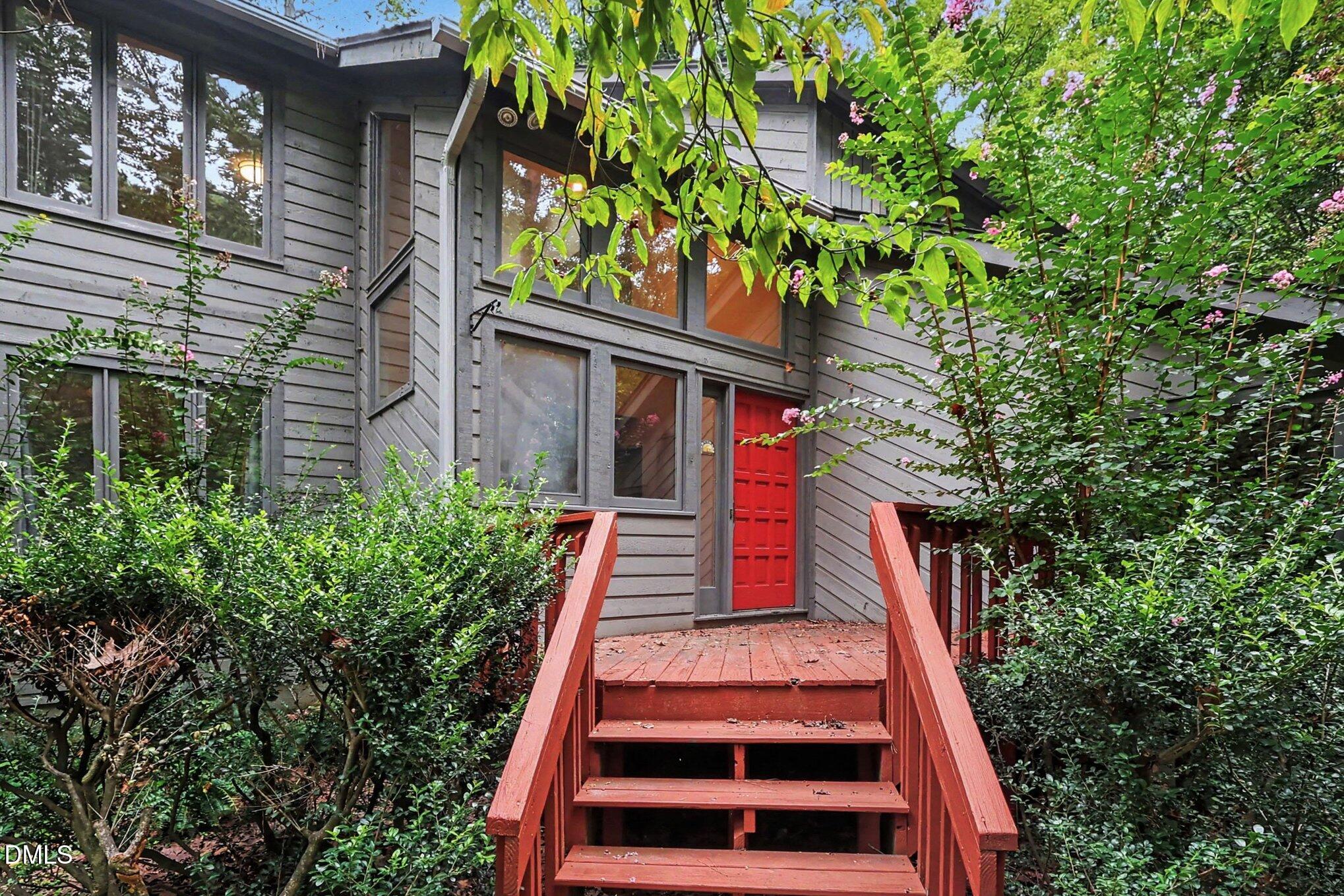 814 Lake Forest Drive Property Photo 5