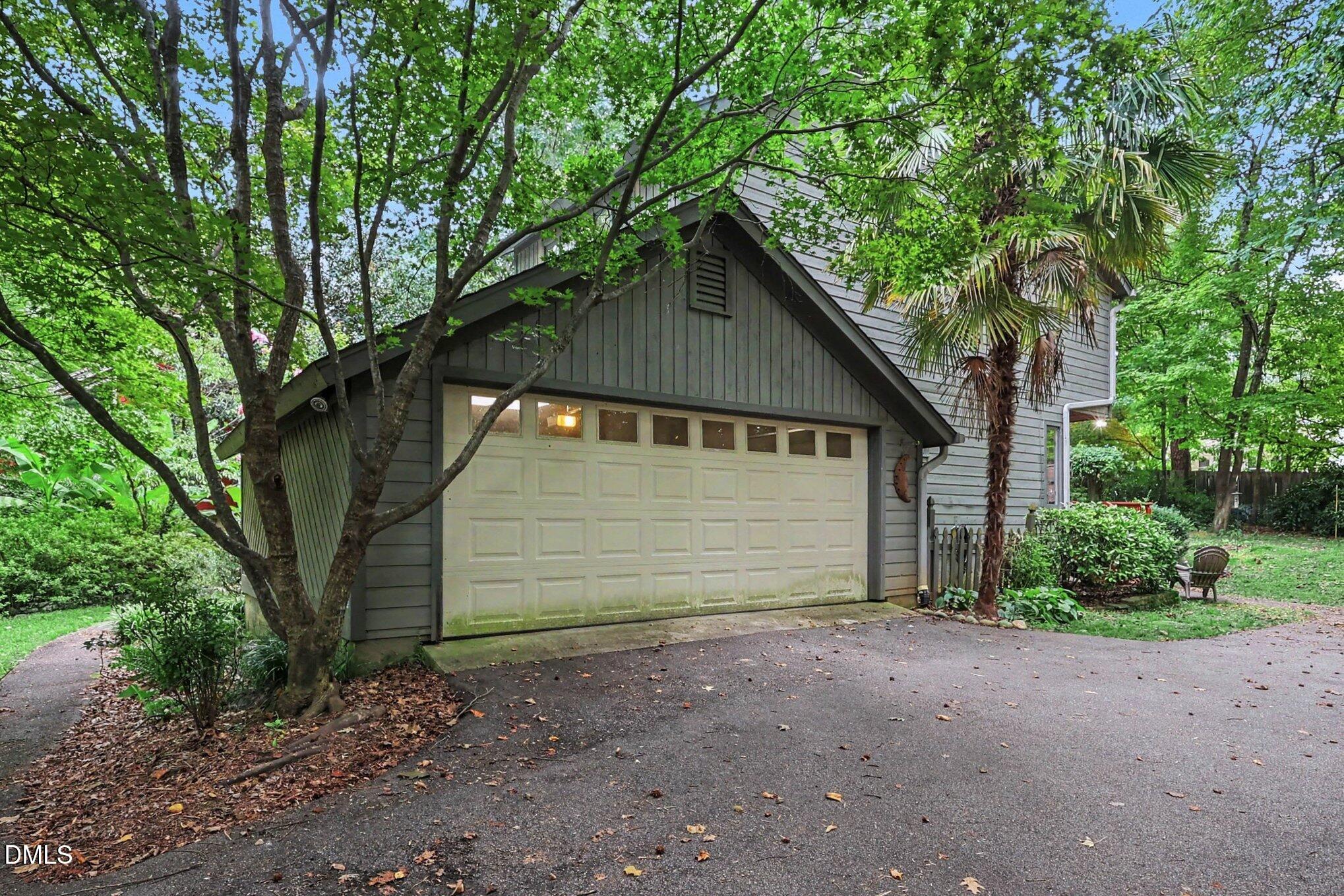 814 Lake Forest Drive Property Photo 6