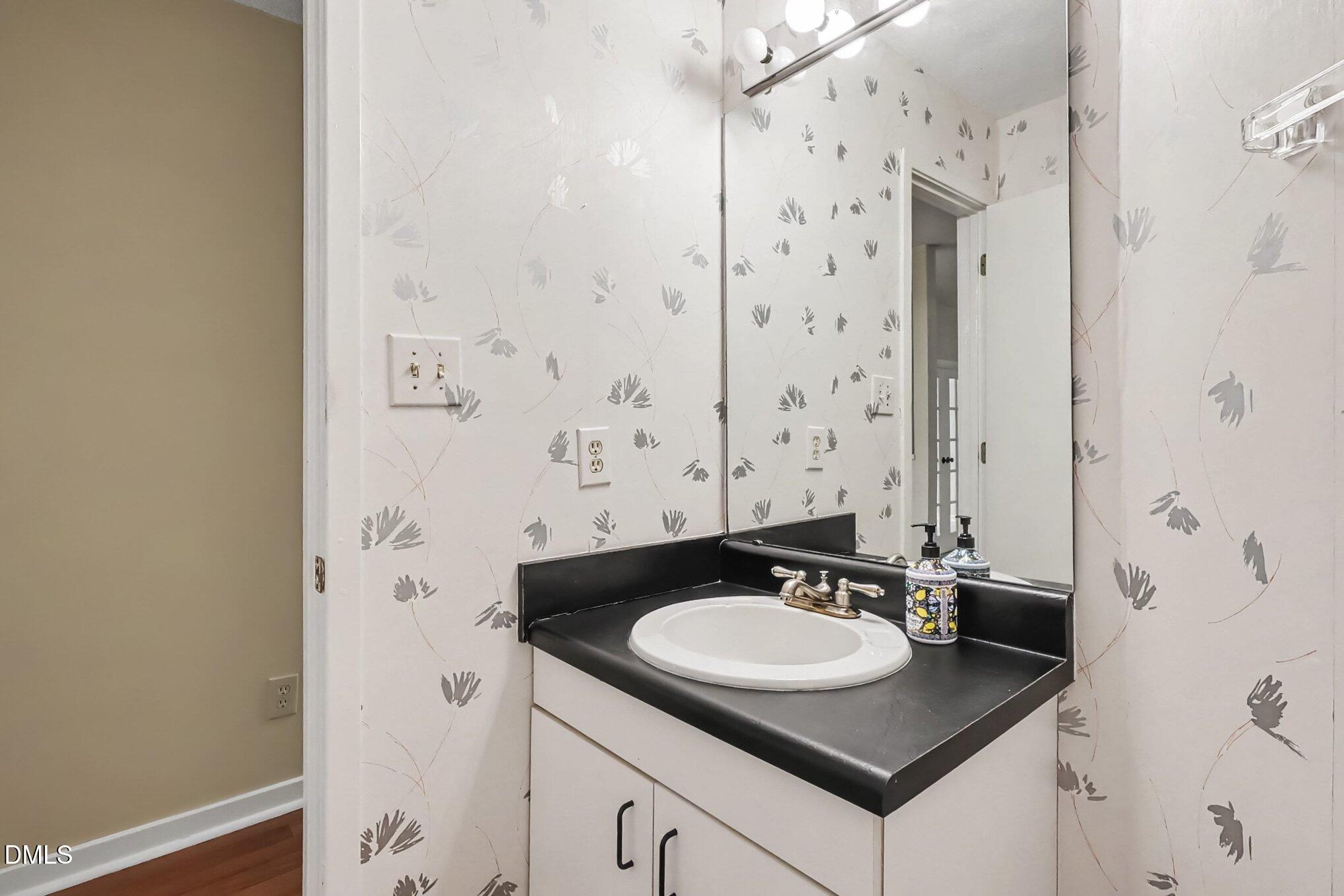 814 Lake Forest Drive Property Photo 16