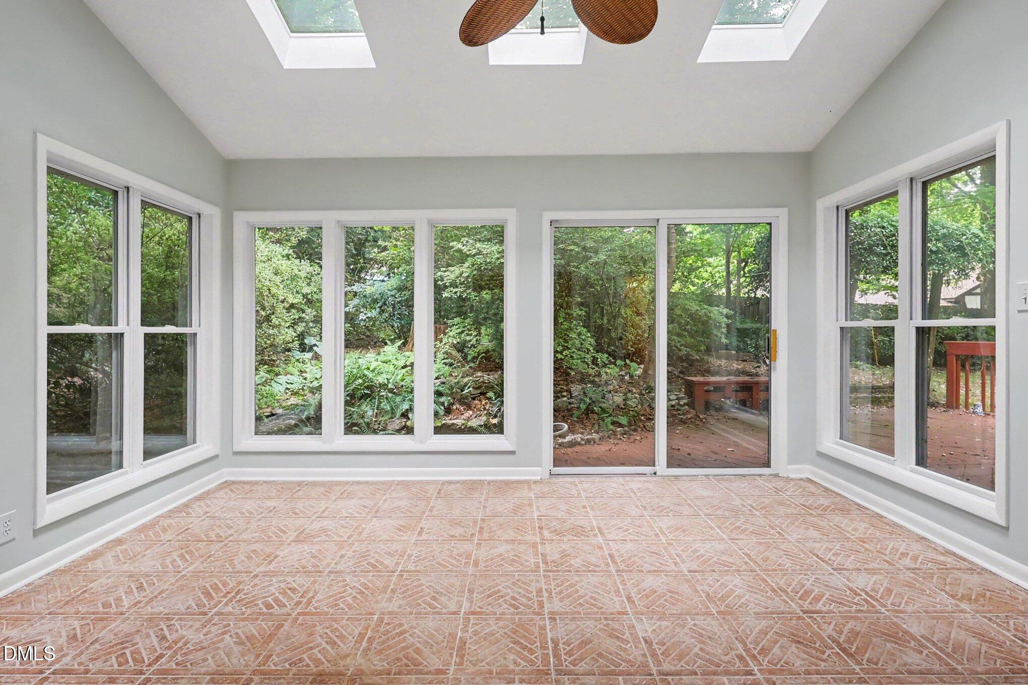 814 Lake Forest Drive Property Photo 17