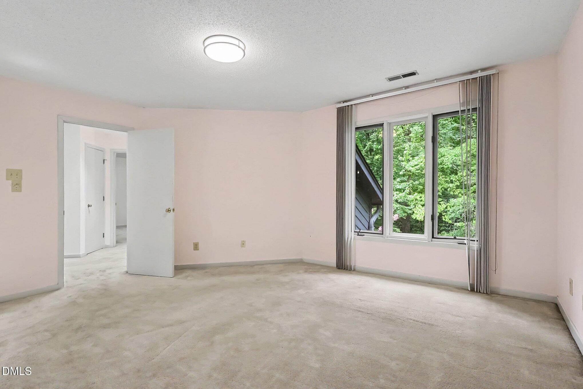 814 Lake Forest Drive Property Photo 19