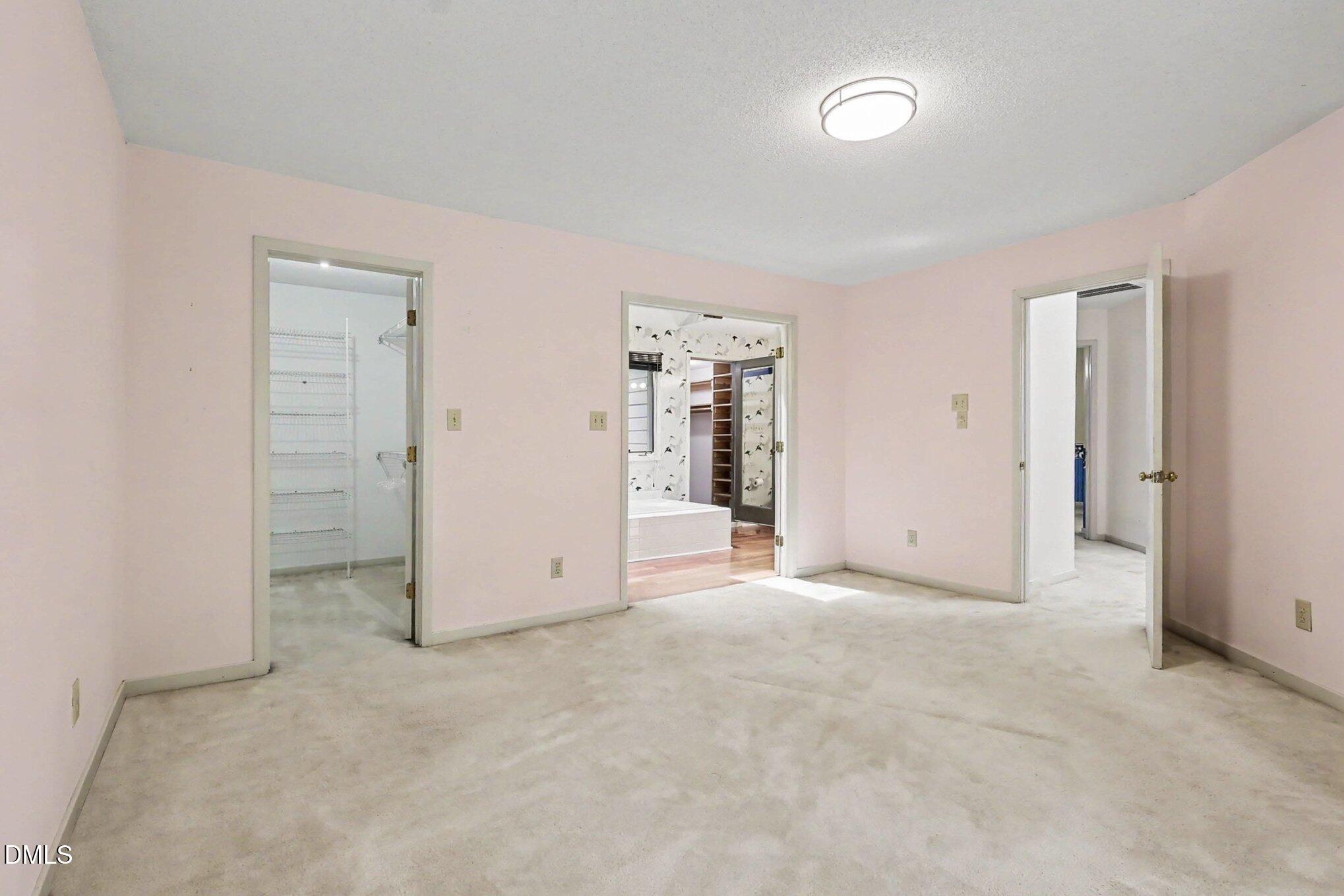 814 Lake Forest Drive Property Photo 20