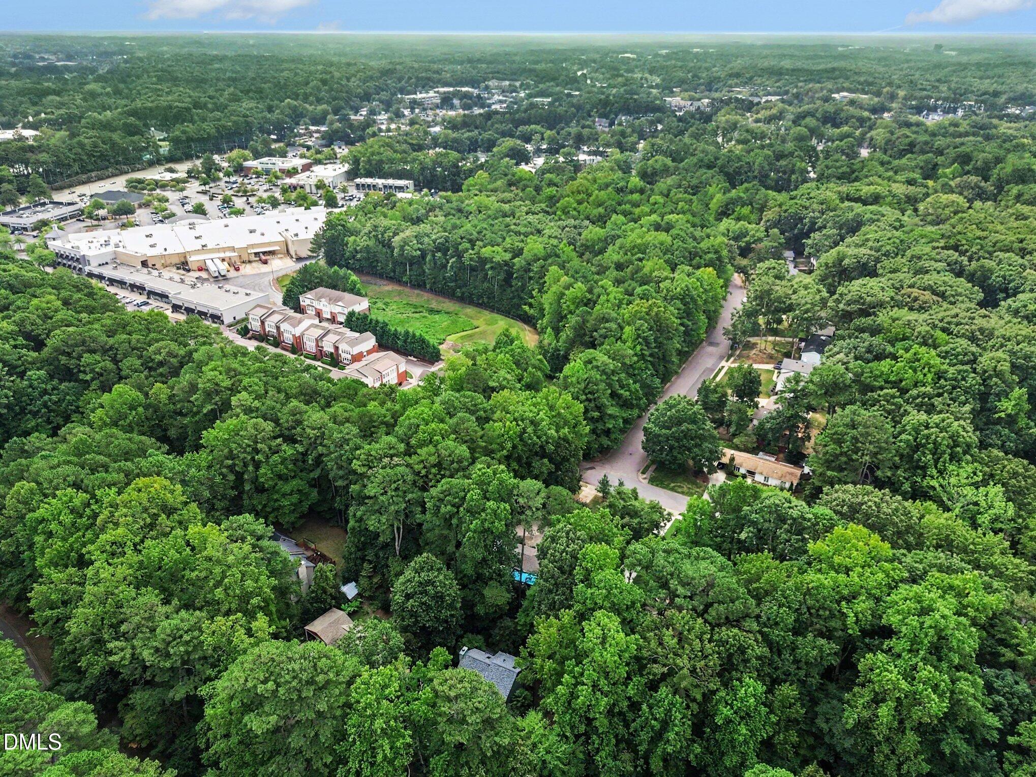 814 Lake Forest Drive Property Photo 36