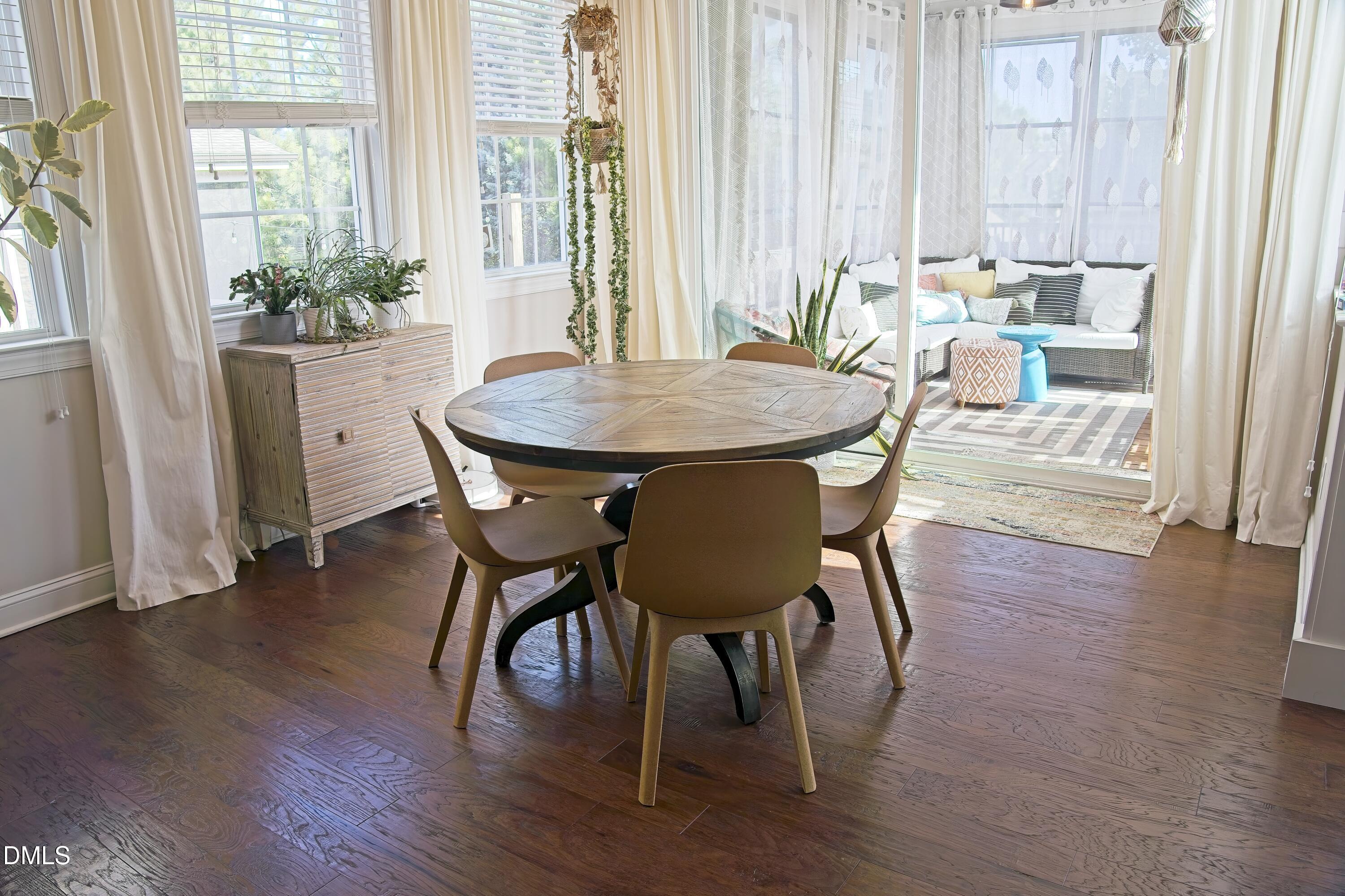201 King Oak Street Property Photo 8