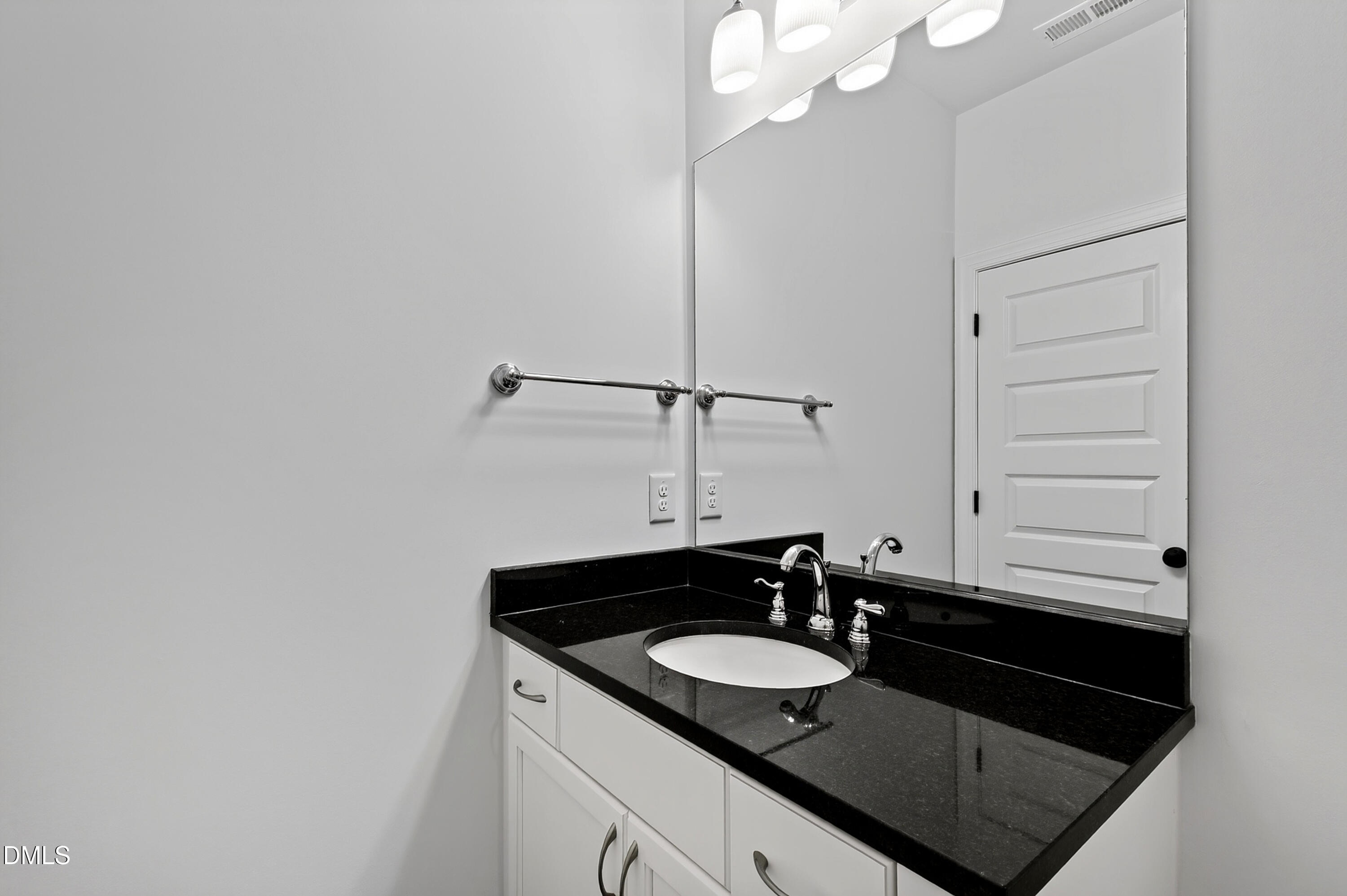 412 S Camellia Street Property Photo 32