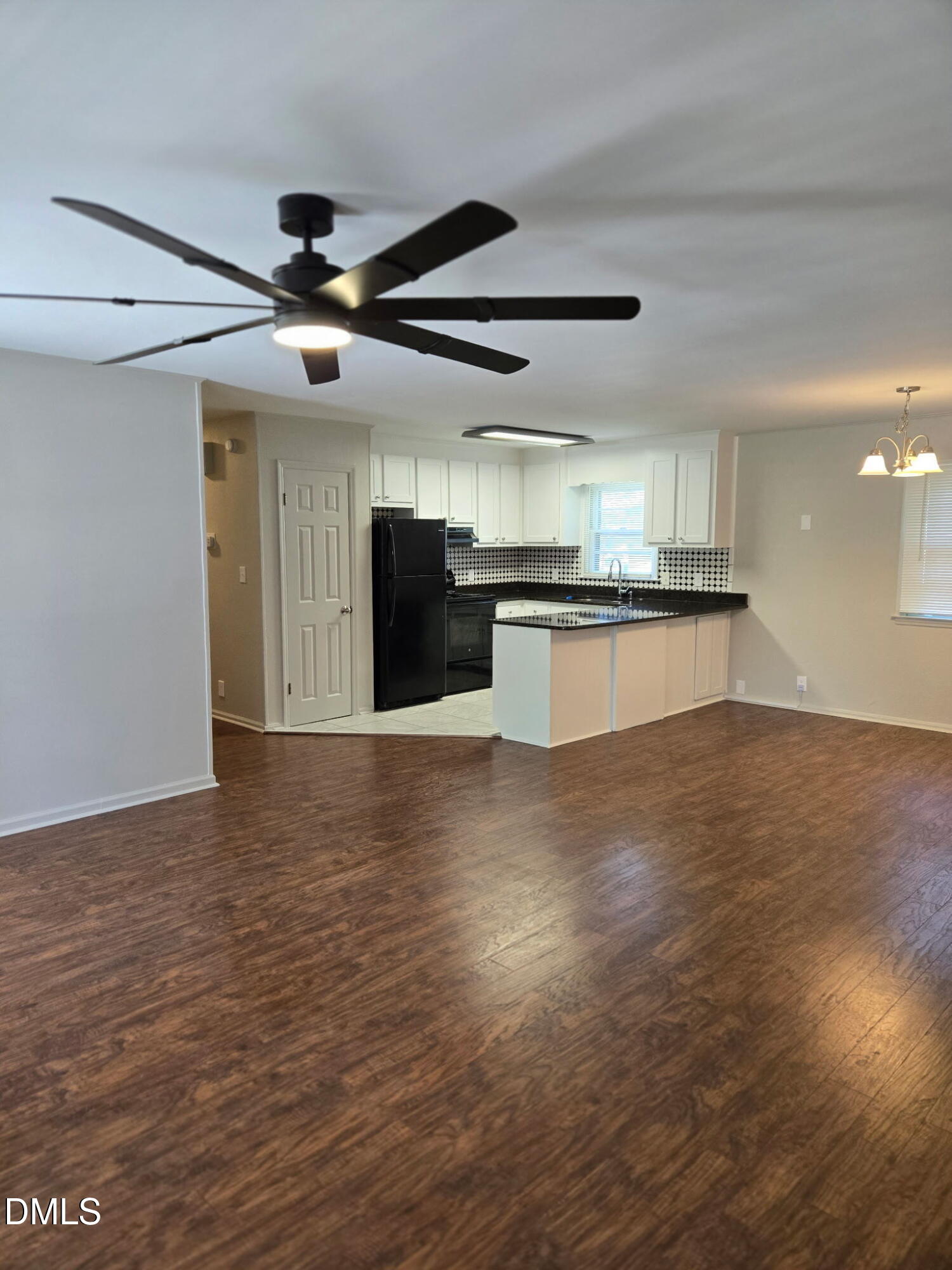 25 E North Street Property Photo 3